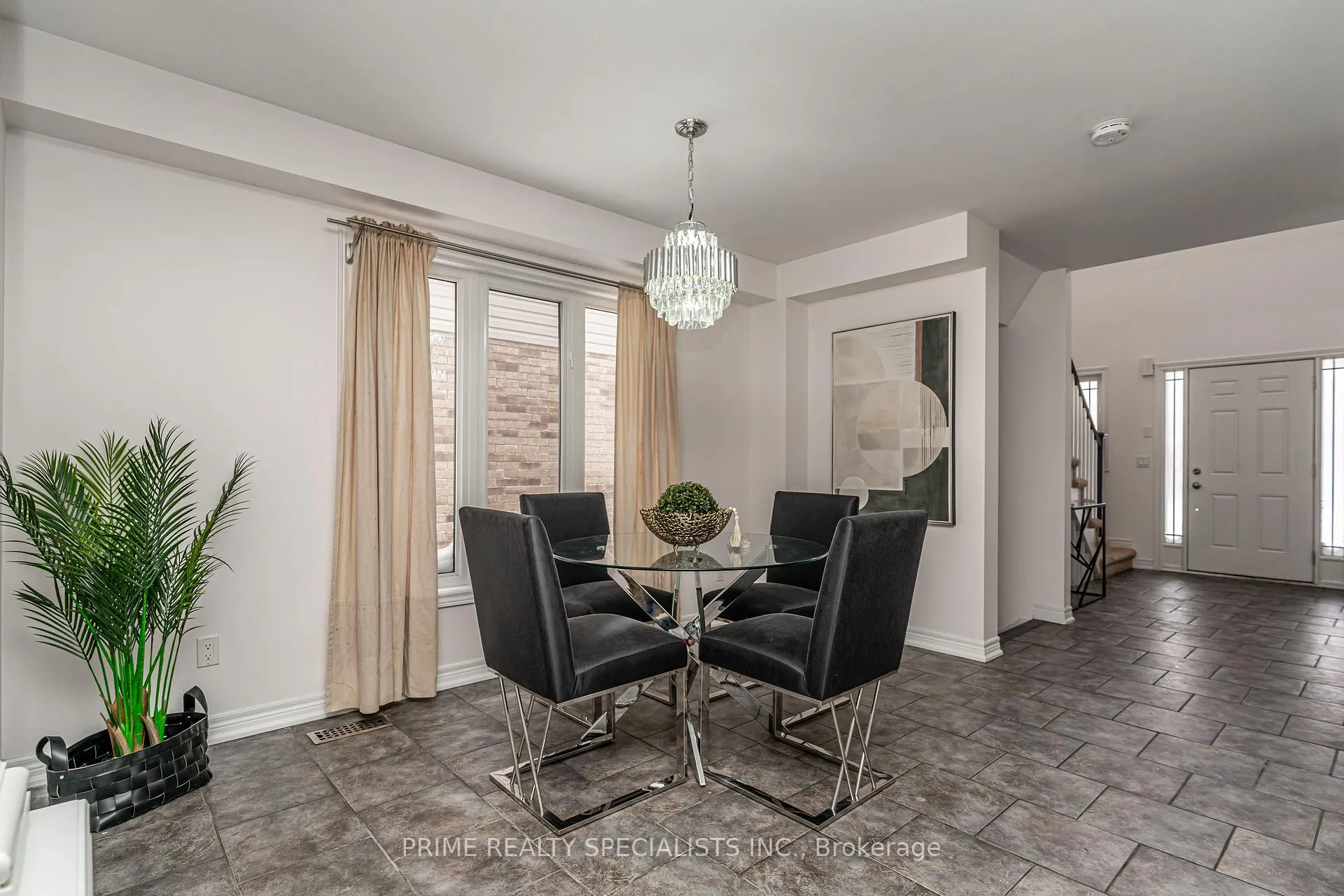 Photo 7 of 8460 Kelsey Crescent, Niagara Falls, Forestview — HOMEH