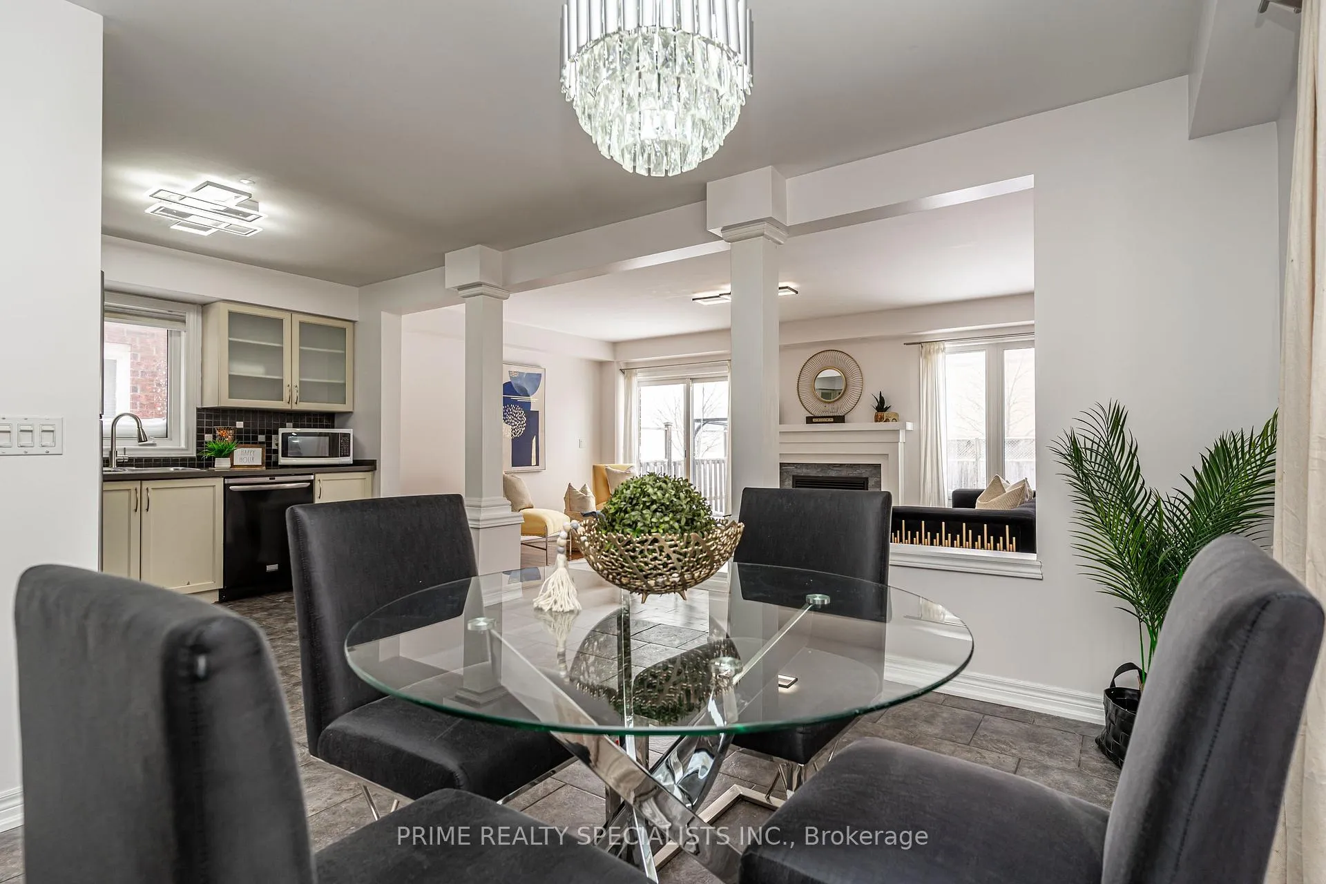 Photo 8 of 8460 Kelsey Crescent, Niagara Falls, Forestview — HOMEH