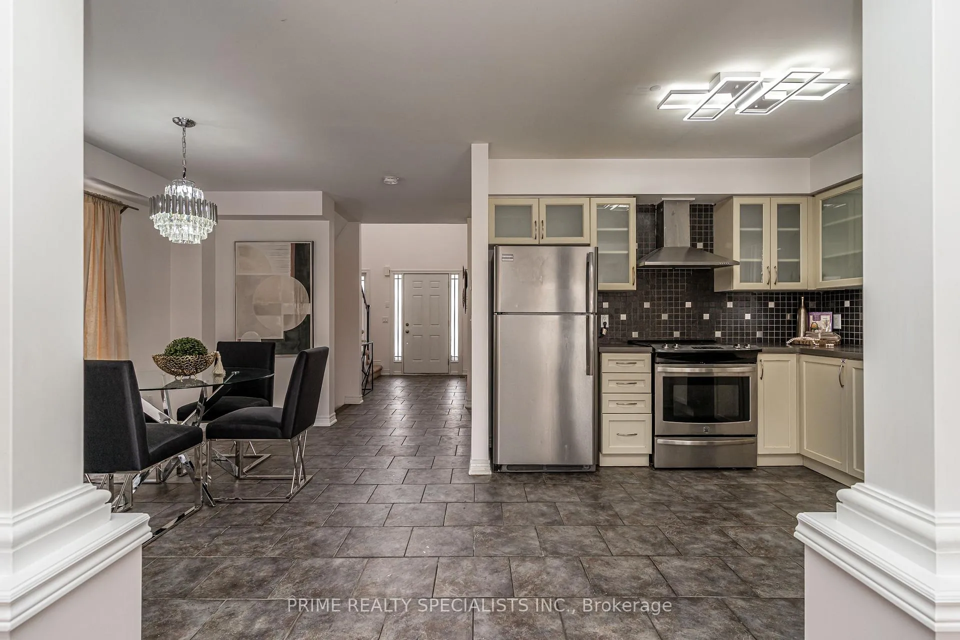 Photo 12 of 8460 Kelsey Crescent, Niagara Falls, Forestview — HOMEH