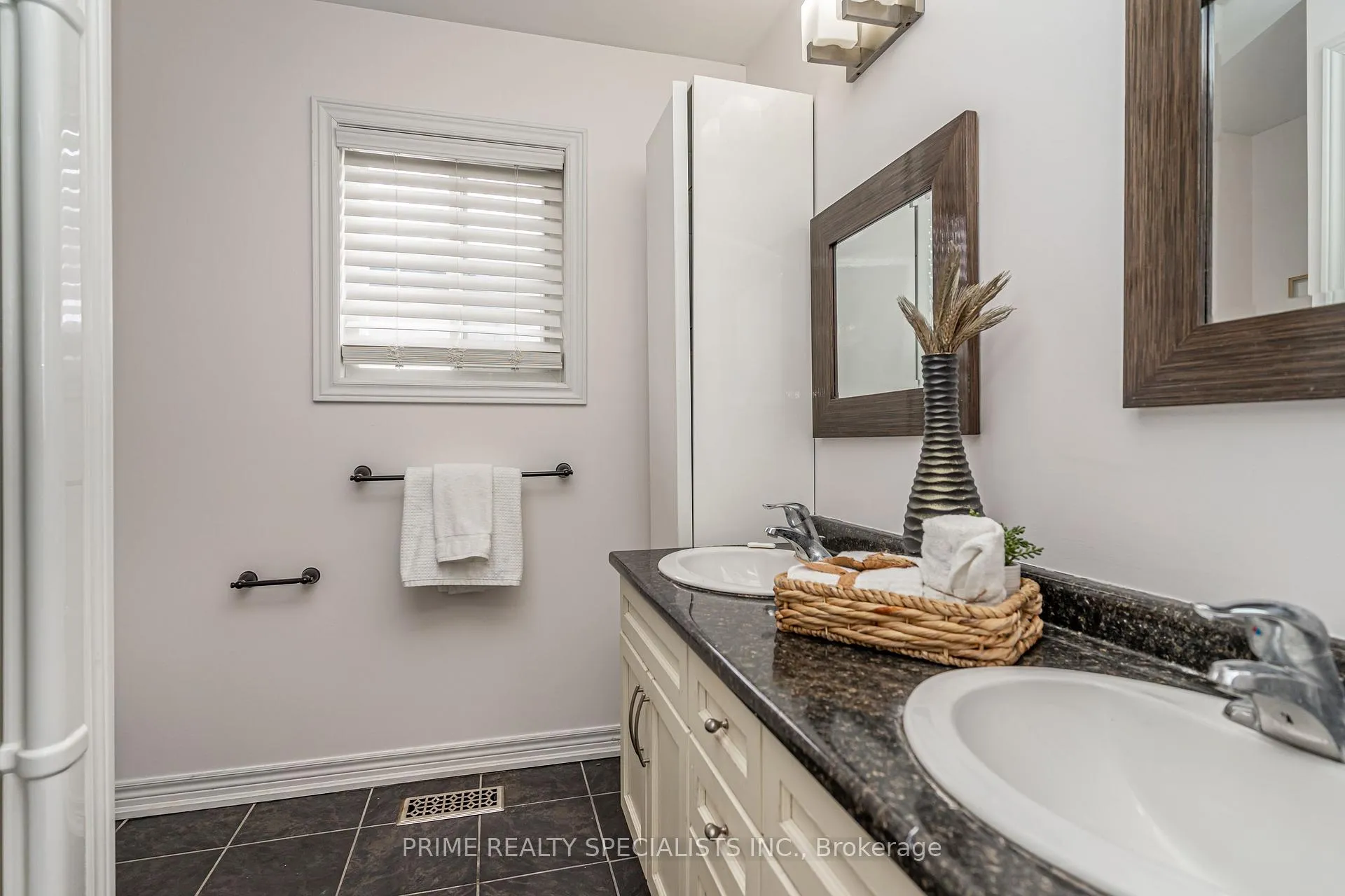 Photo 26 of 8460 Kelsey Crescent, Niagara Falls, Forestview — HOMEH