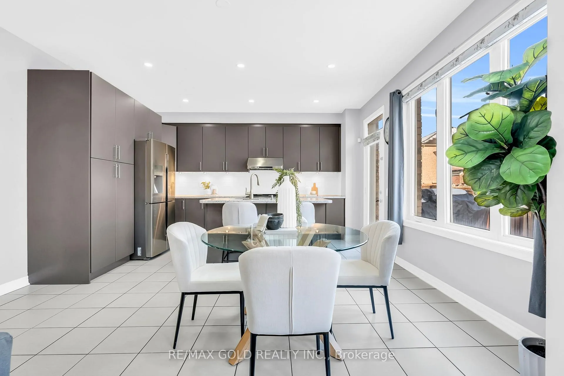 Photo 8 of 25 Newhouse Boulevard, Caledon, Rural Caledon — HOMEH