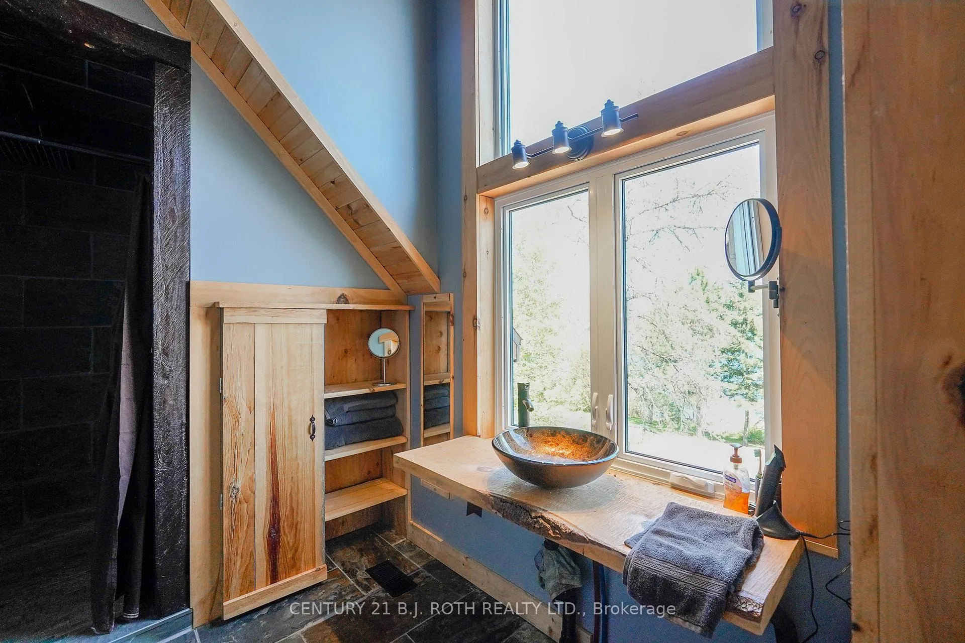 Photo 25 of 59 White Bear Court, Temagami — HOMEH