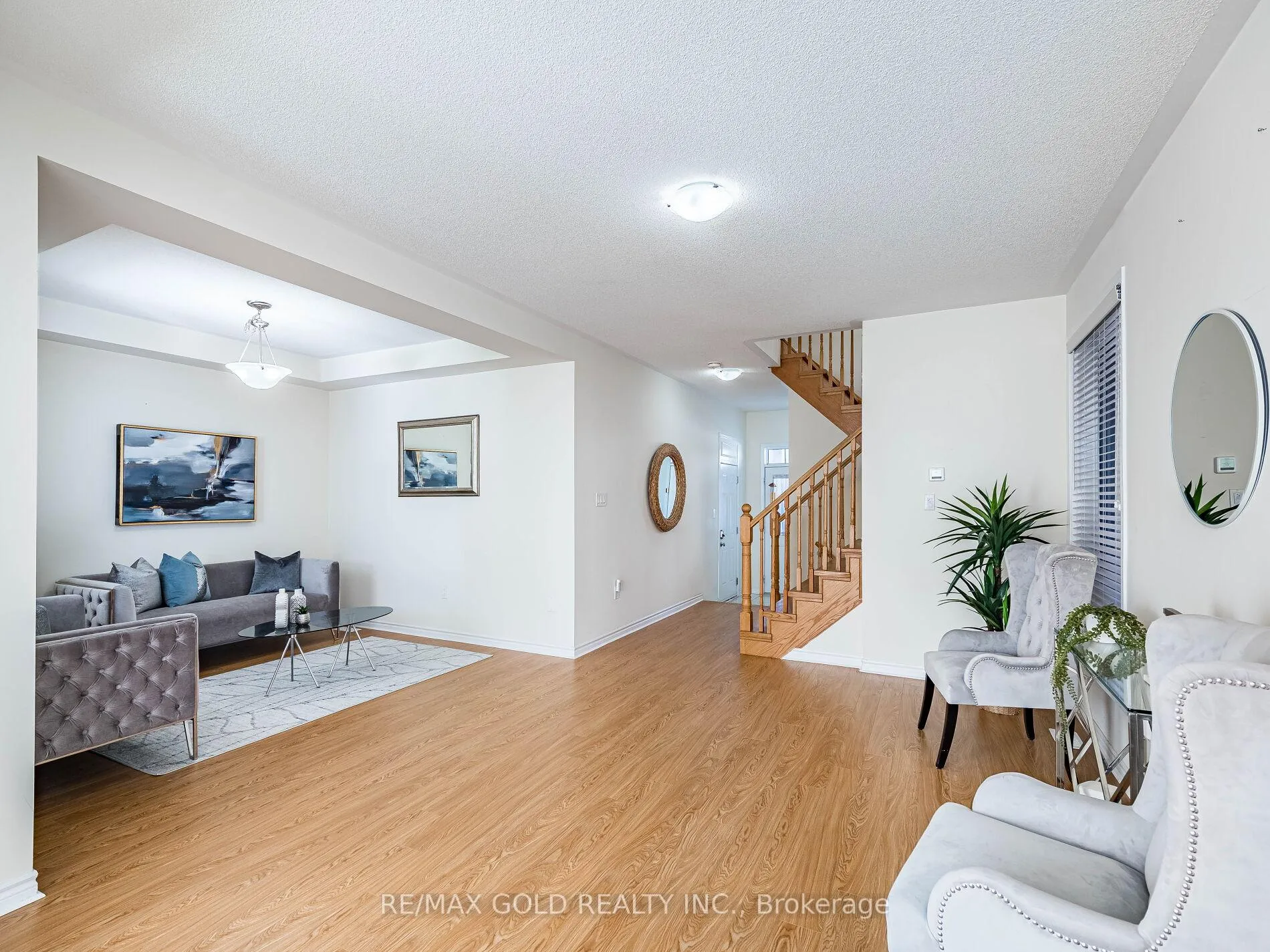 Photo 7 of 520 Edenbrook Hill Drive, Brampton, Northwest Brampton — HOMEH