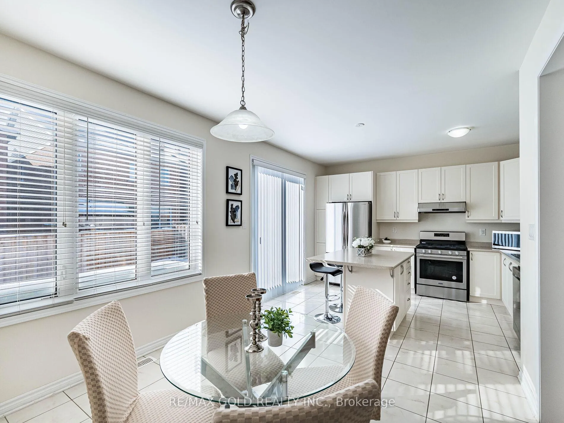 Photo 10 of 520 Edenbrook Hill Drive, Brampton, Northwest Brampton — HOMEH
