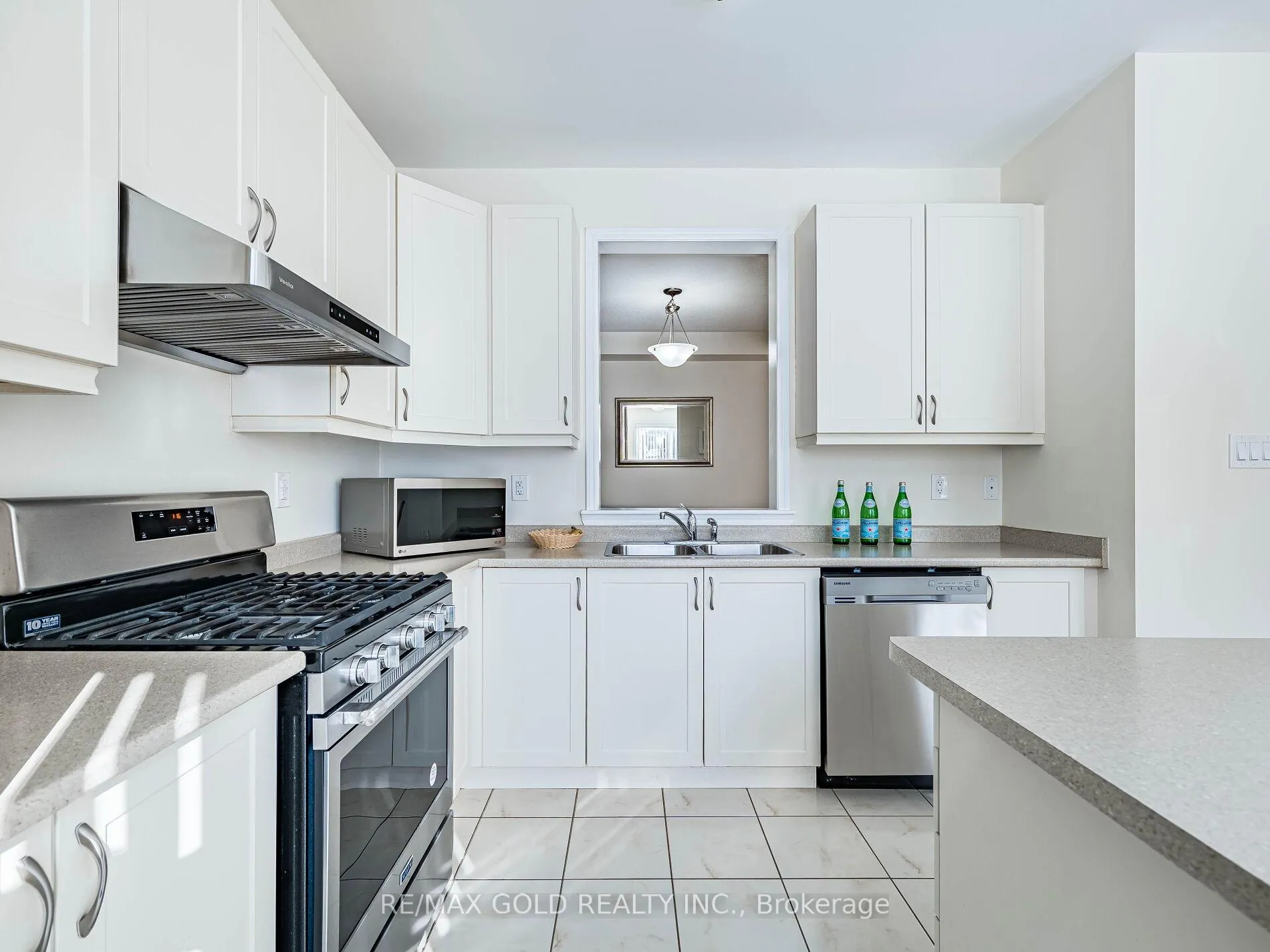 Photo 16 of 520 Edenbrook Hill Drive, Brampton, Northwest Brampton — HOMEH