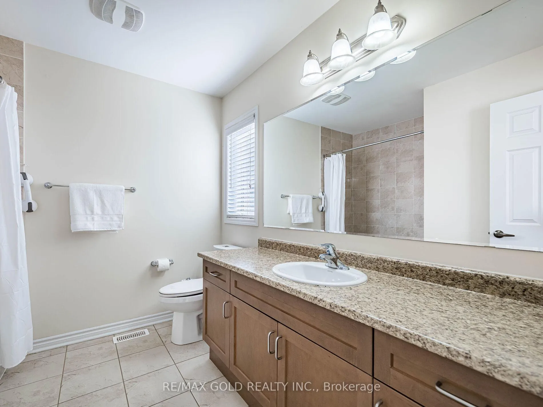 Photo 23 of 520 Edenbrook Hill Drive, Brampton, Northwest Brampton — HOMEH