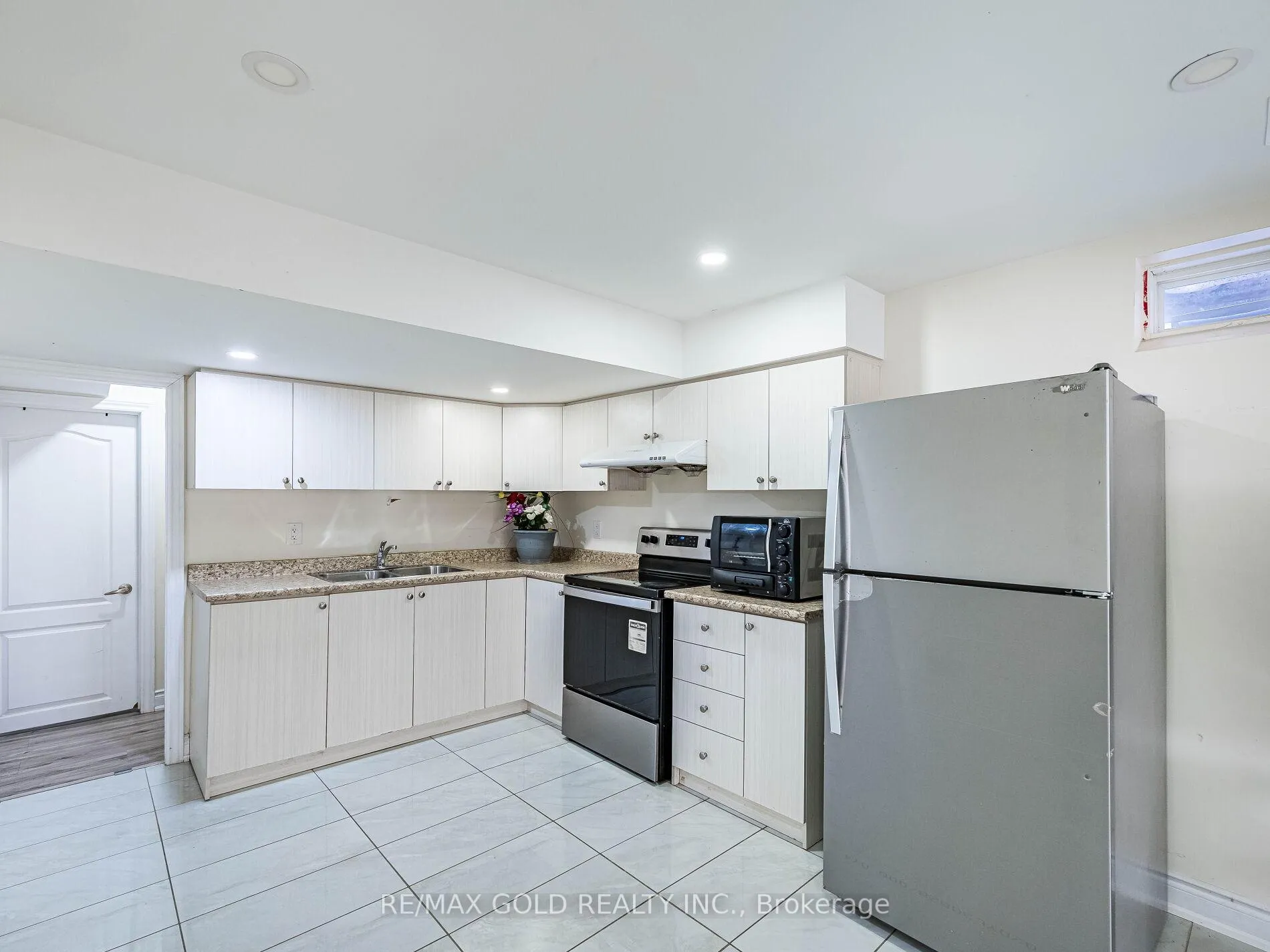 Photo 33 of 520 Edenbrook Hill Drive, Brampton, Northwest Brampton — HOMEH