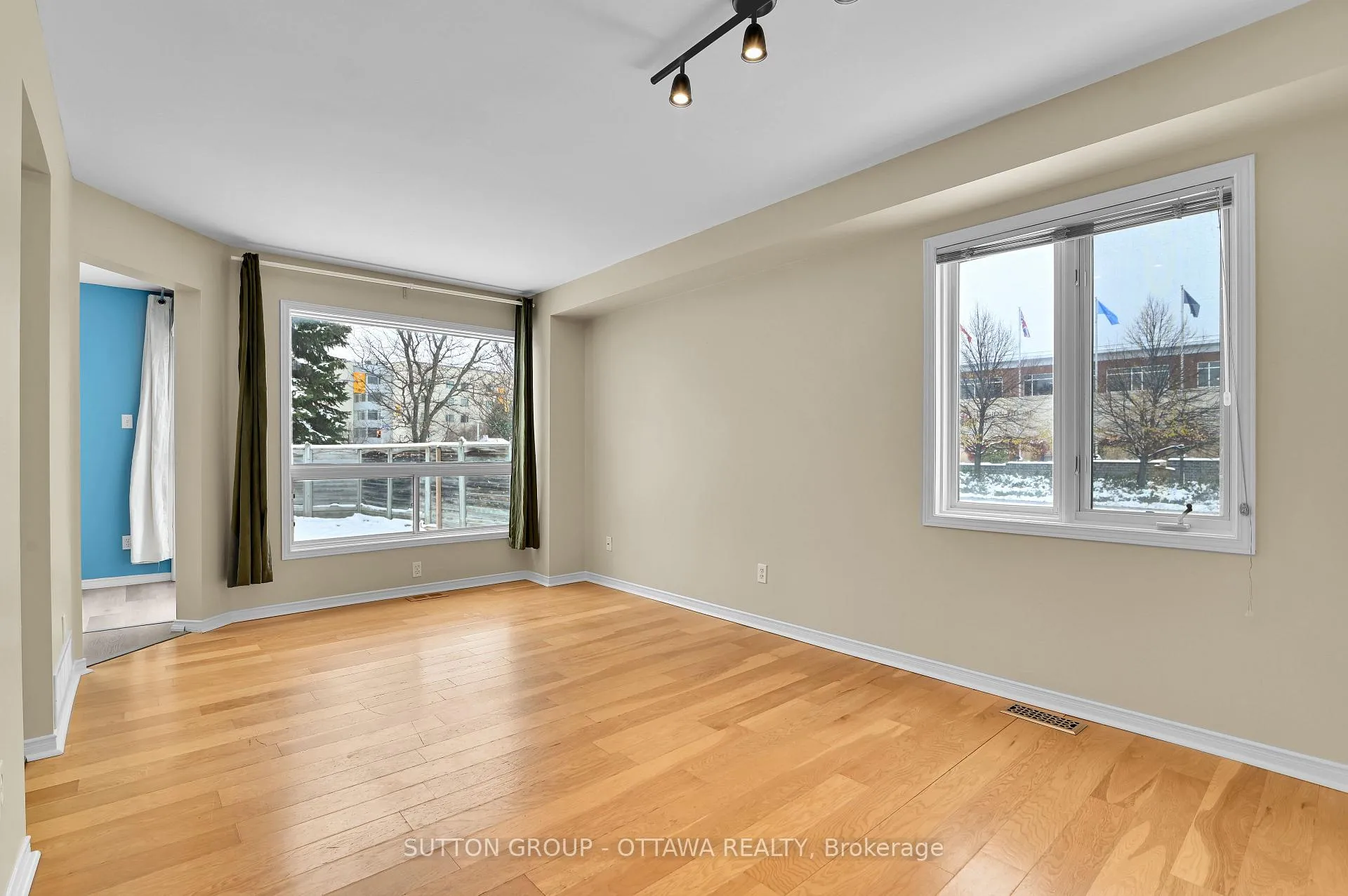 Photo 7 of 107 Jackman Terrace, Ottawa, Kanata - Katimavik — HOMEH