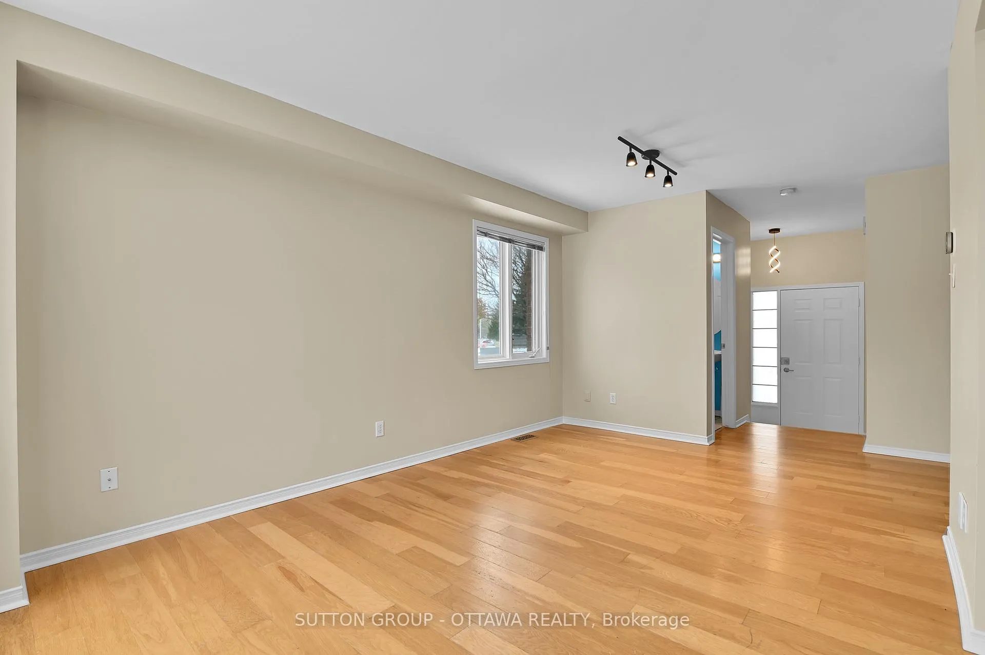 Photo 10 of 107 Jackman Terrace, Ottawa, Kanata - Katimavik — HOMEH