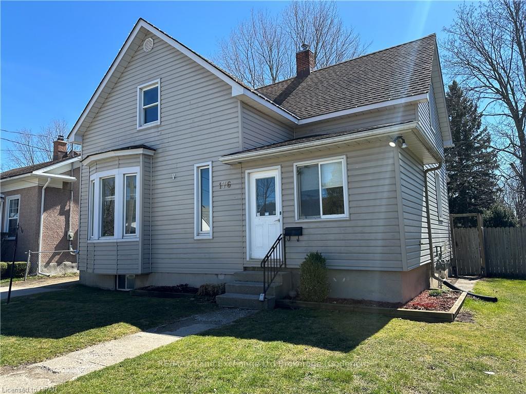 Photo 1 of 176 Nelson Street E, Goderich, Goderich (Town) — HOMEH