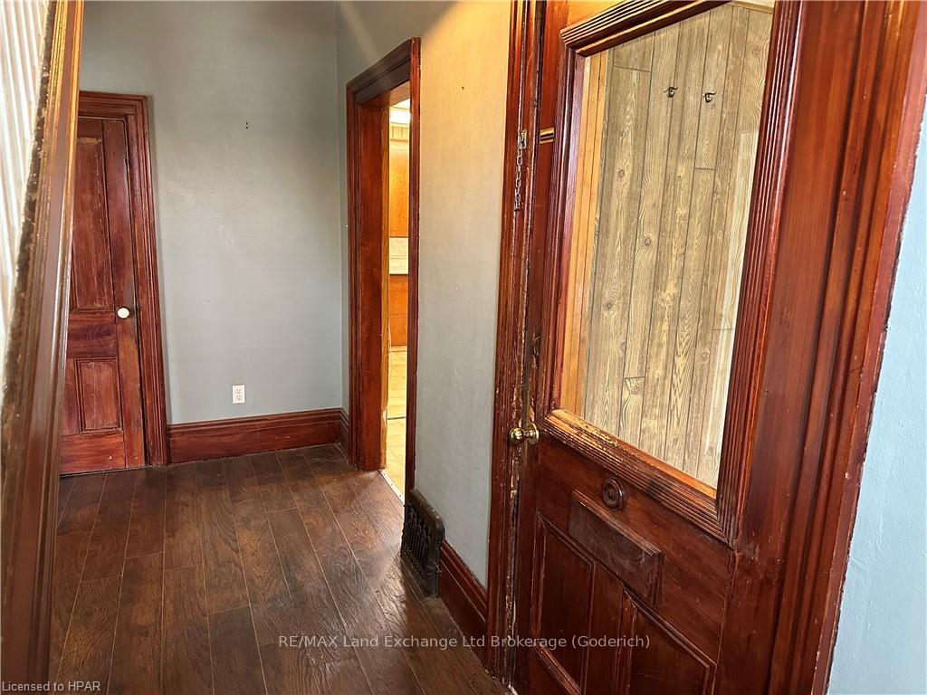 Photo 4 of 176 Nelson Street E, Goderich, Goderich (Town) — HOMEH