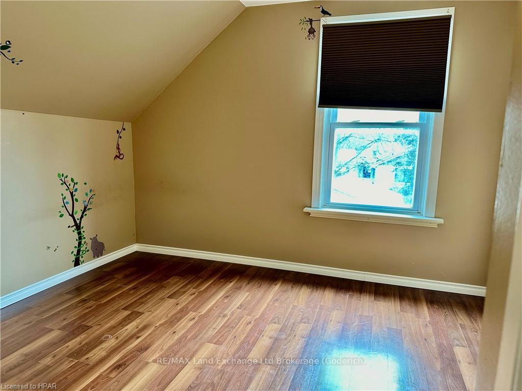 Photo 10 of 176 Nelson Street E, Goderich, Goderich (Town) — HOMEH