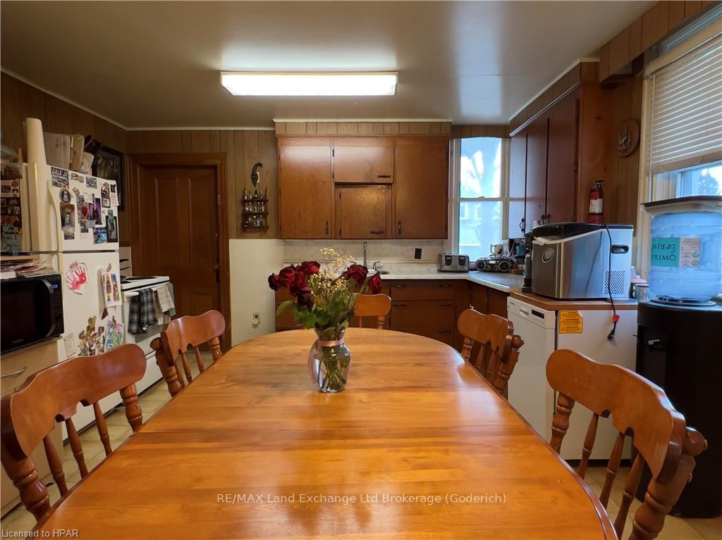 Photo 12 of 176 Nelson Street E, Goderich, Goderich (Town) — HOMEH
