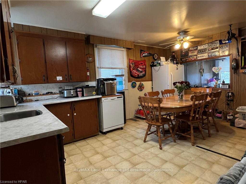 Photo 13 of 176 Nelson Street E, Goderich, Goderich (Town) — HOMEH