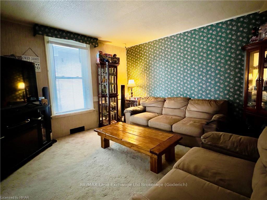 Photo 15 of 176 Nelson Street E, Goderich, Goderich (Town) — HOMEH