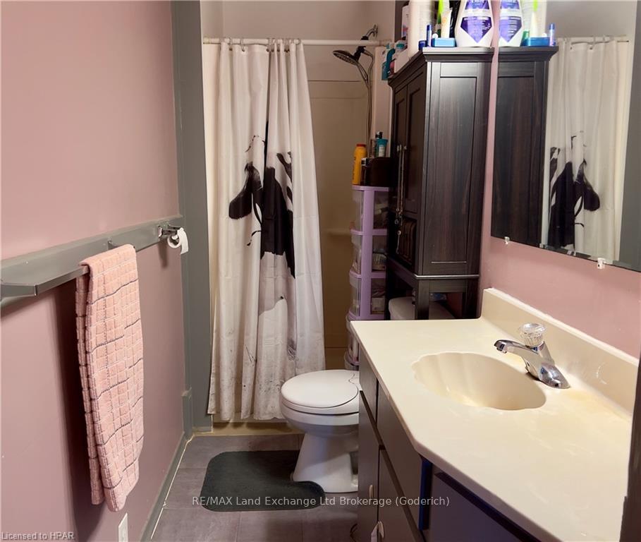 Photo 19 of 176 Nelson Street E, Goderich, Goderich (Town) — HOMEH