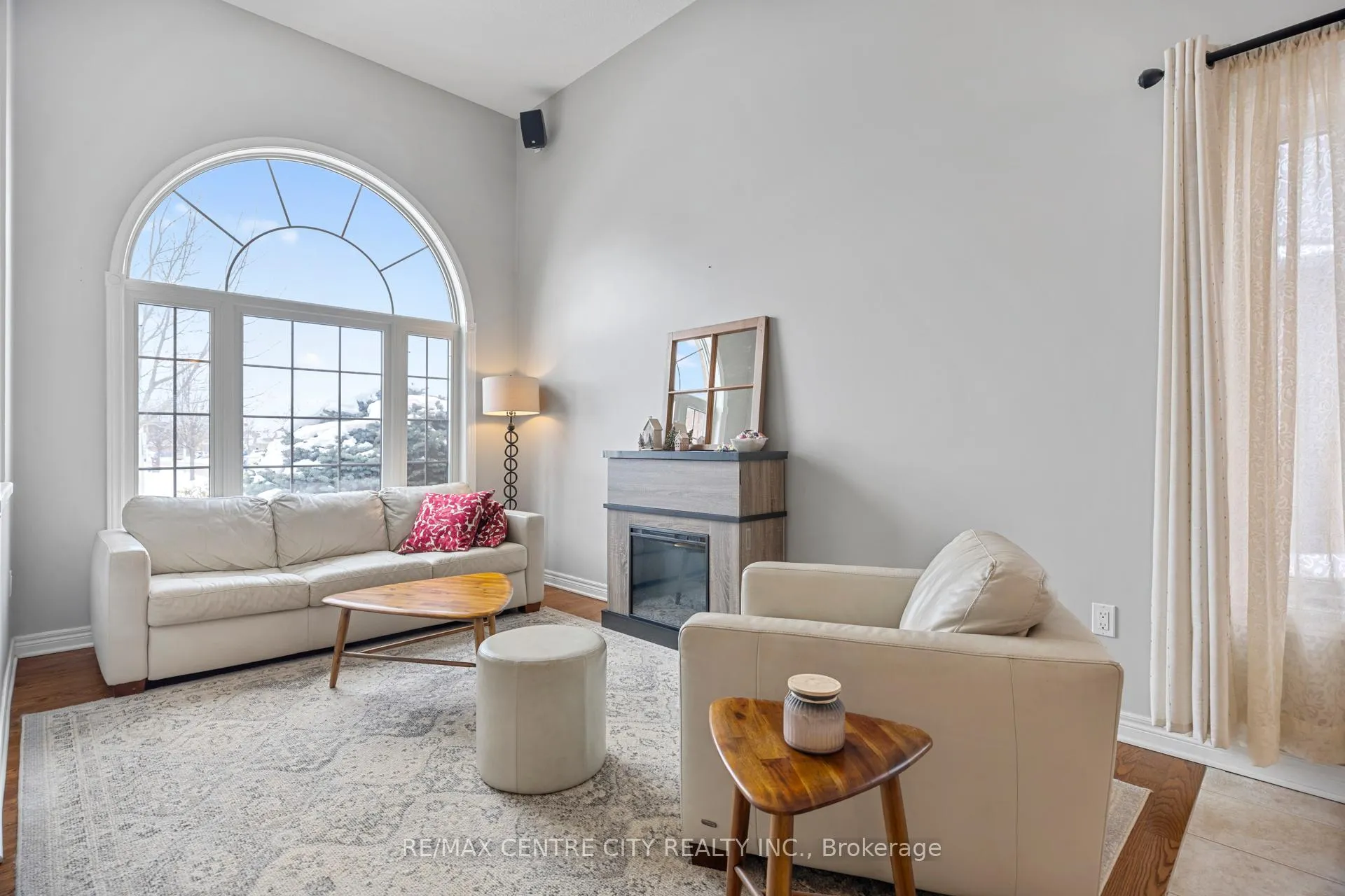 Photo 5 of 47 Hagerman Crescent, St. Thomas — HOMEH