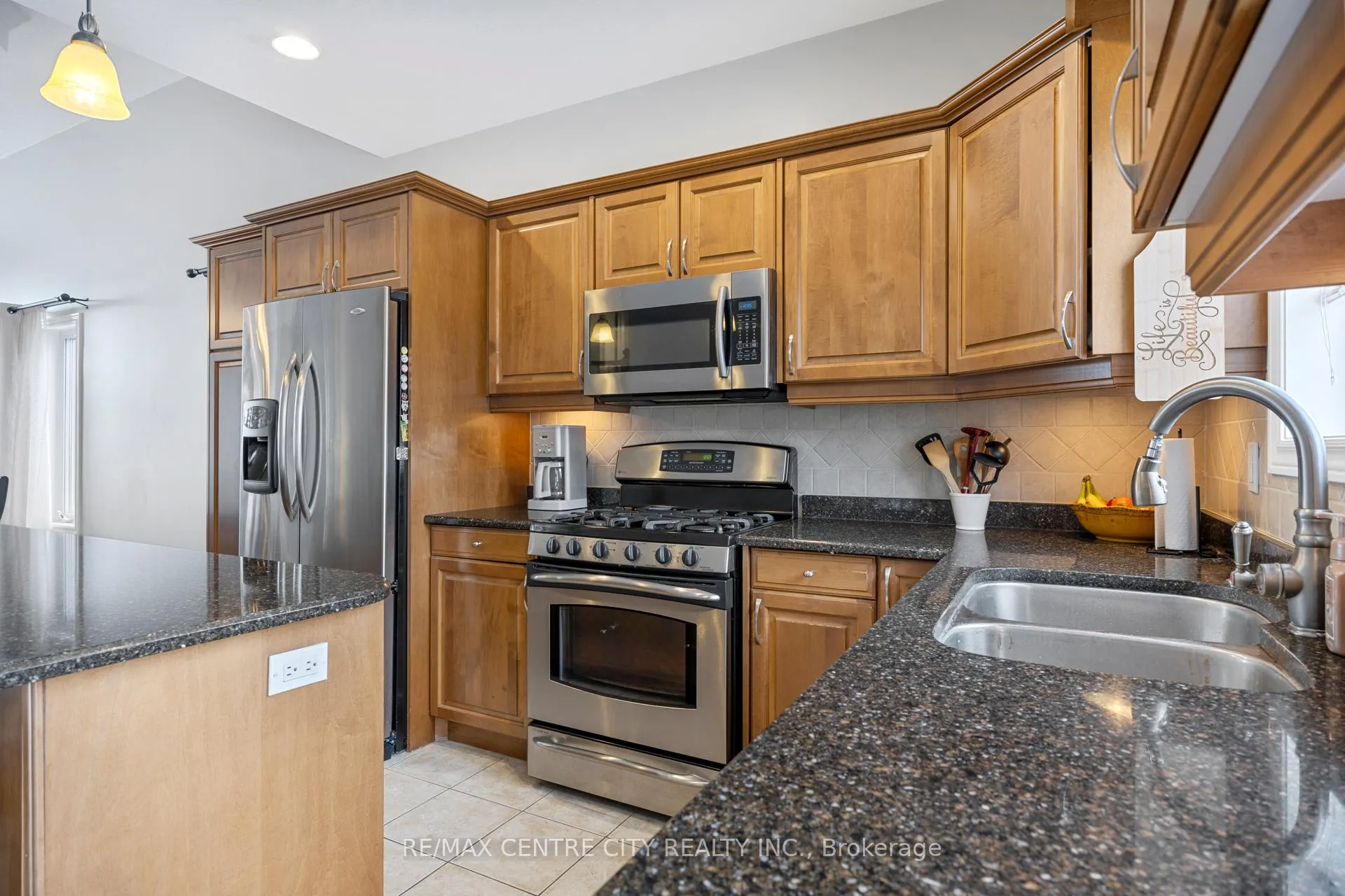 Photo 10 of 47 Hagerman Crescent, St. Thomas — HOMEH