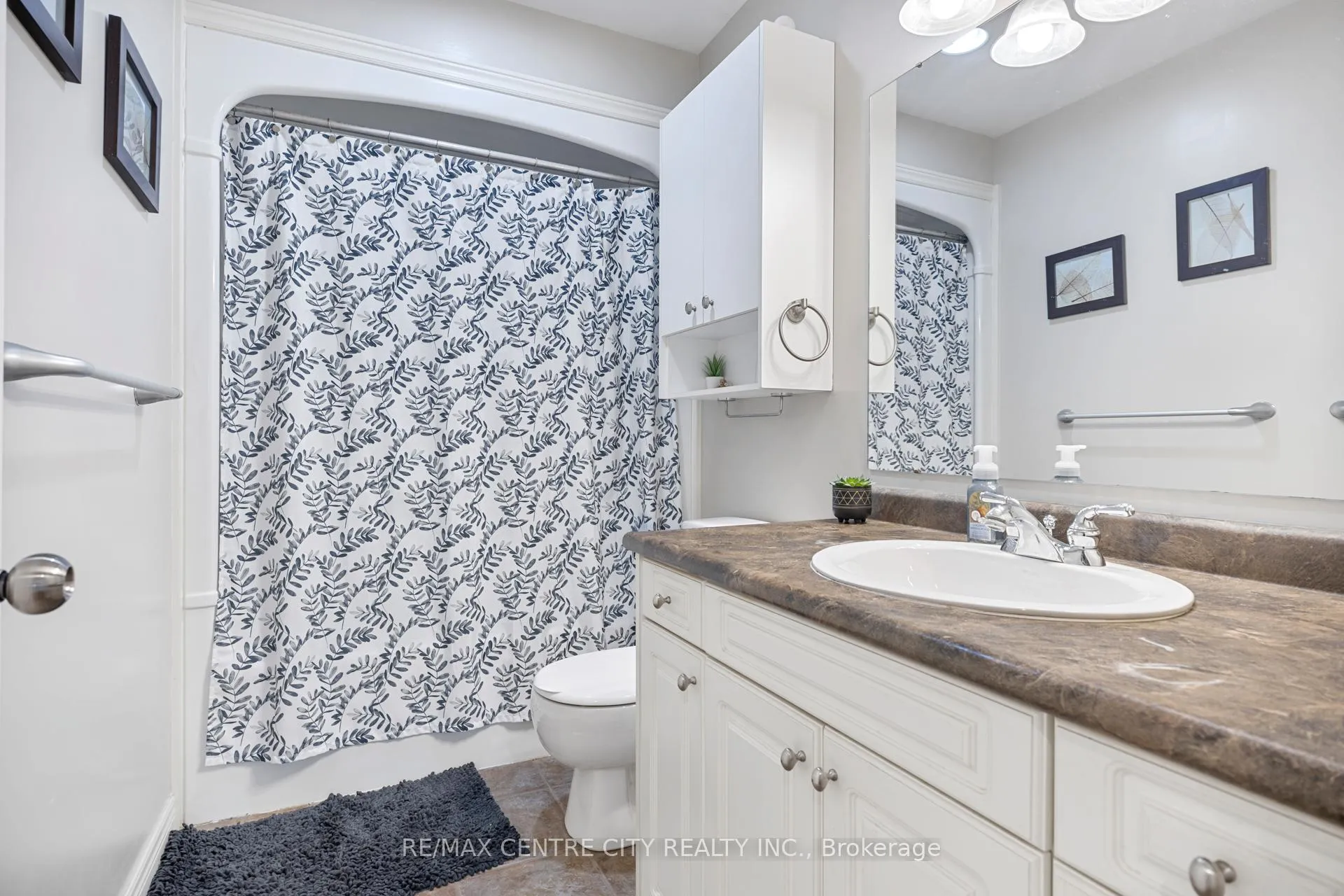 Photo 13 of 47 Hagerman Crescent, St. Thomas — HOMEH