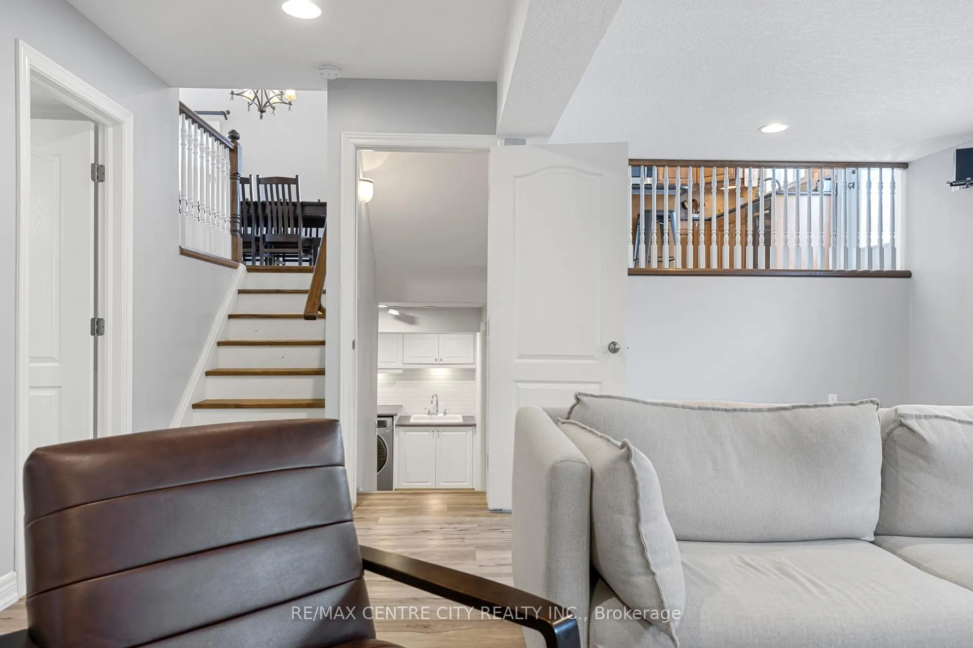 Photo 19 of 47 Hagerman Crescent, St. Thomas — HOMEH