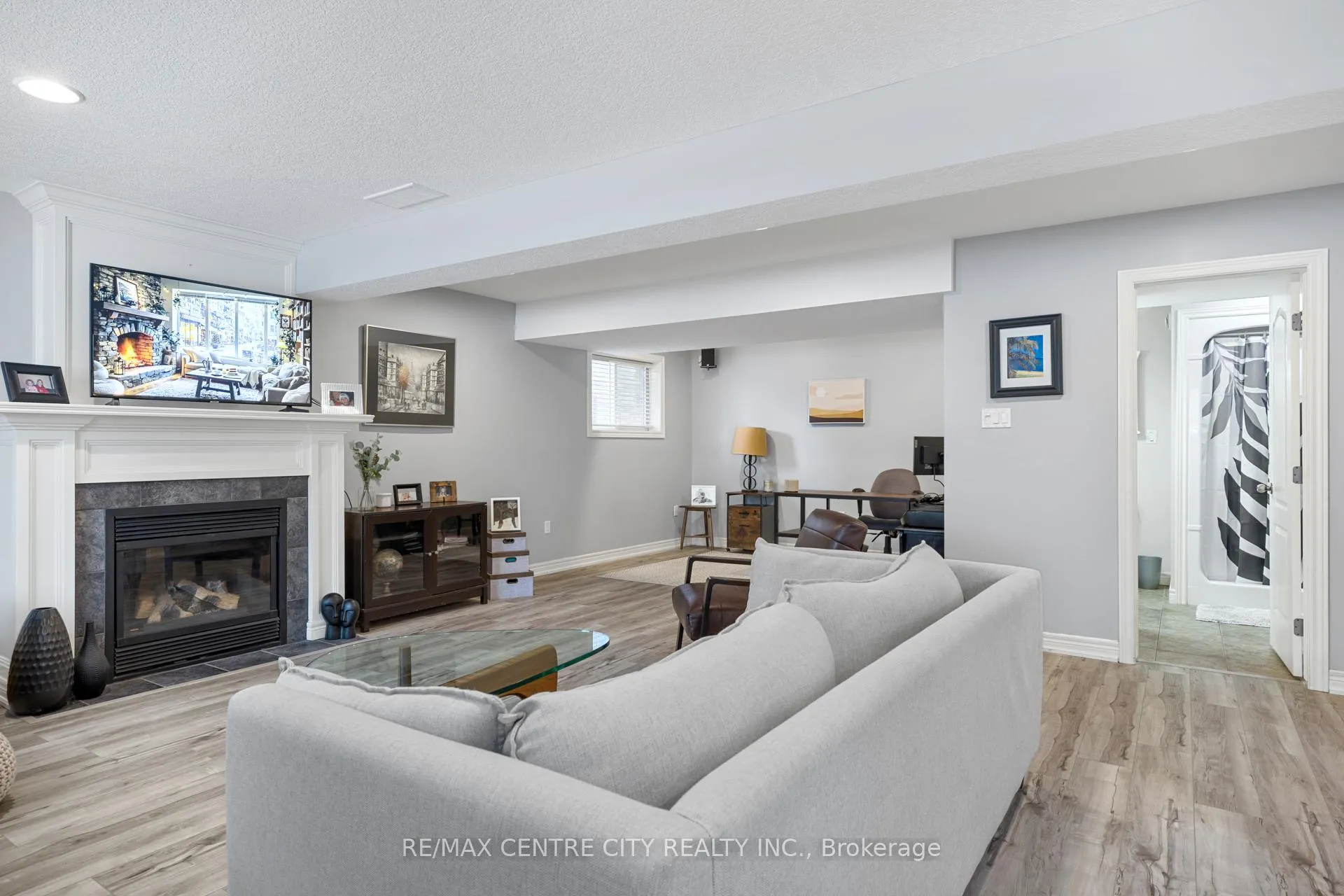 Photo 21 of 47 Hagerman Crescent, St. Thomas — HOMEH