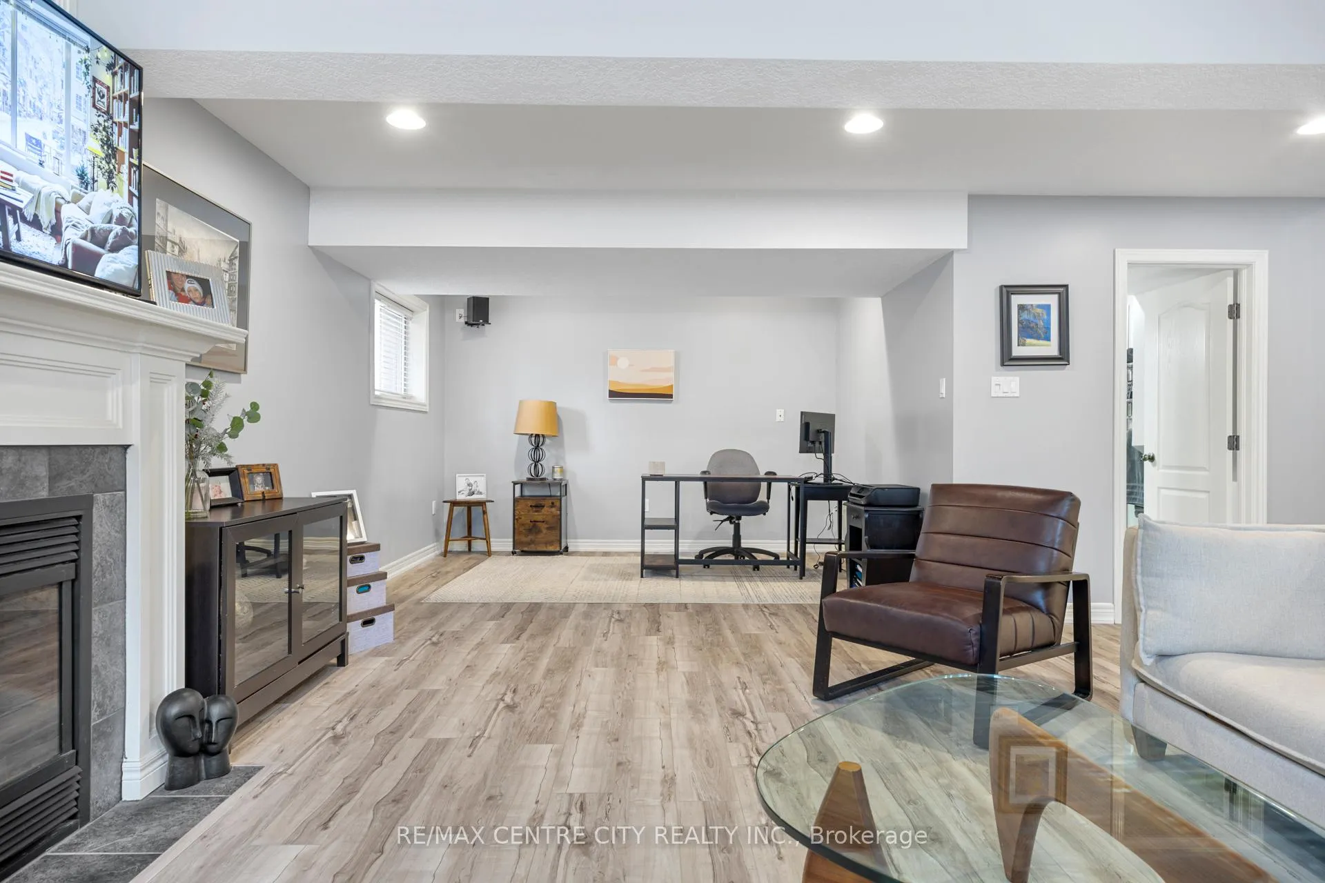 Photo 22 of 47 Hagerman Crescent, St. Thomas — HOMEH