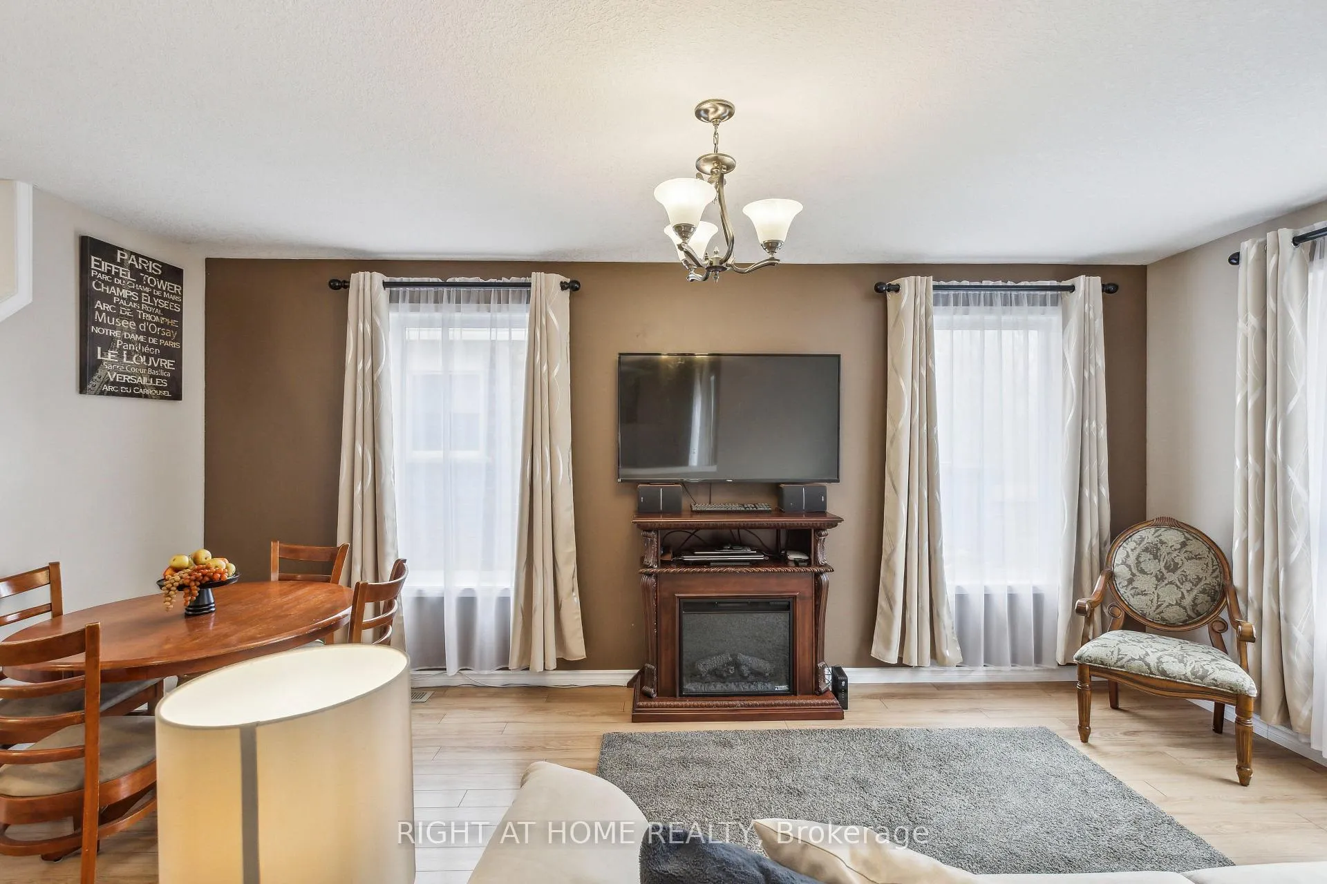 Photo 10 of 40 Chillico Drive, Guelph, Willow West/Sugarbush/West Acres — HOMEH