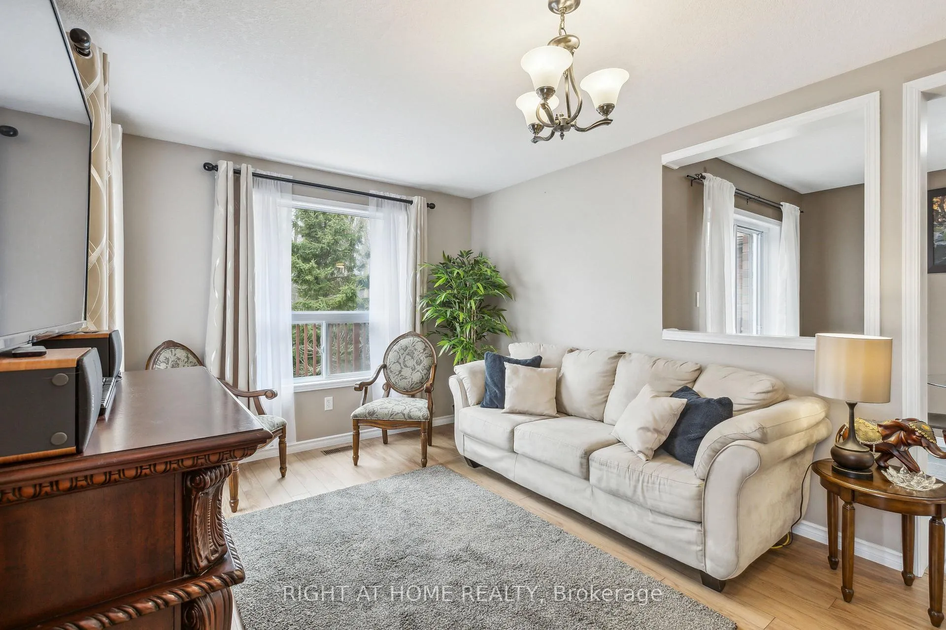 Photo 12 of 40 Chillico Drive, Guelph, Willow West/Sugarbush/West Acres — HOMEH