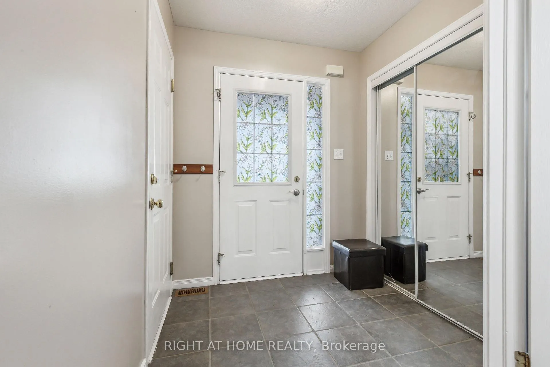 Photo 17 of 40 Chillico Drive, Guelph, Willow West/Sugarbush/West Acres — HOMEH