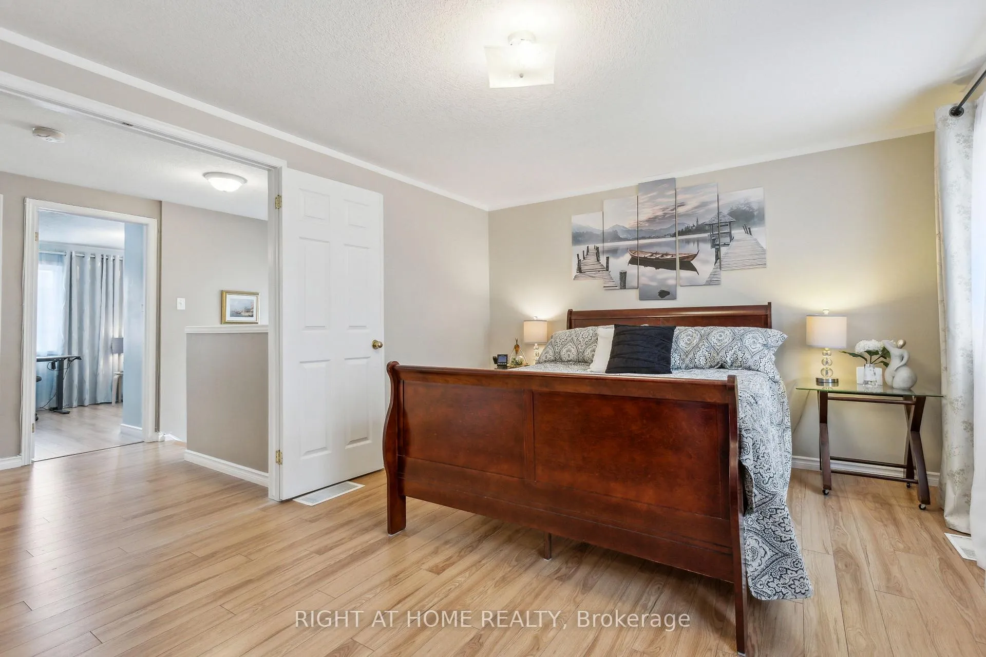 Photo 22 of 40 Chillico Drive, Guelph, Willow West/Sugarbush/West Acres — HOMEH