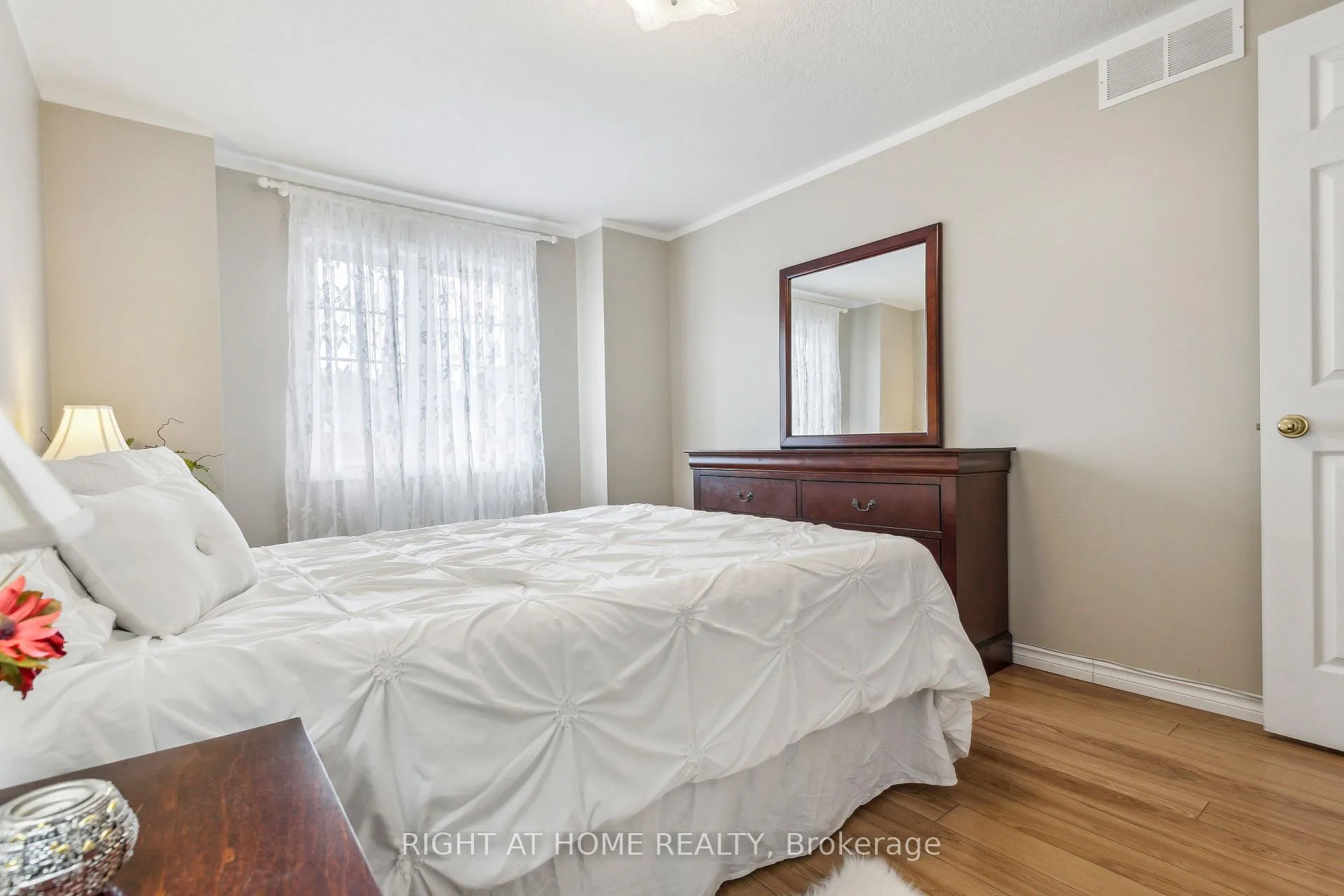 Photo 25 of 40 Chillico Drive, Guelph, Willow West/Sugarbush/West Acres — HOMEH
