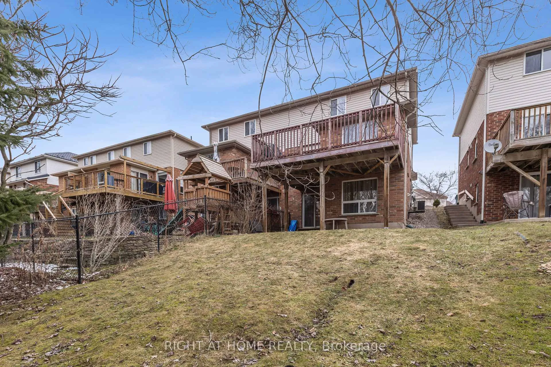 Photo 42 of 40 Chillico Drive, Guelph, Willow West/Sugarbush/West Acres — HOMEH