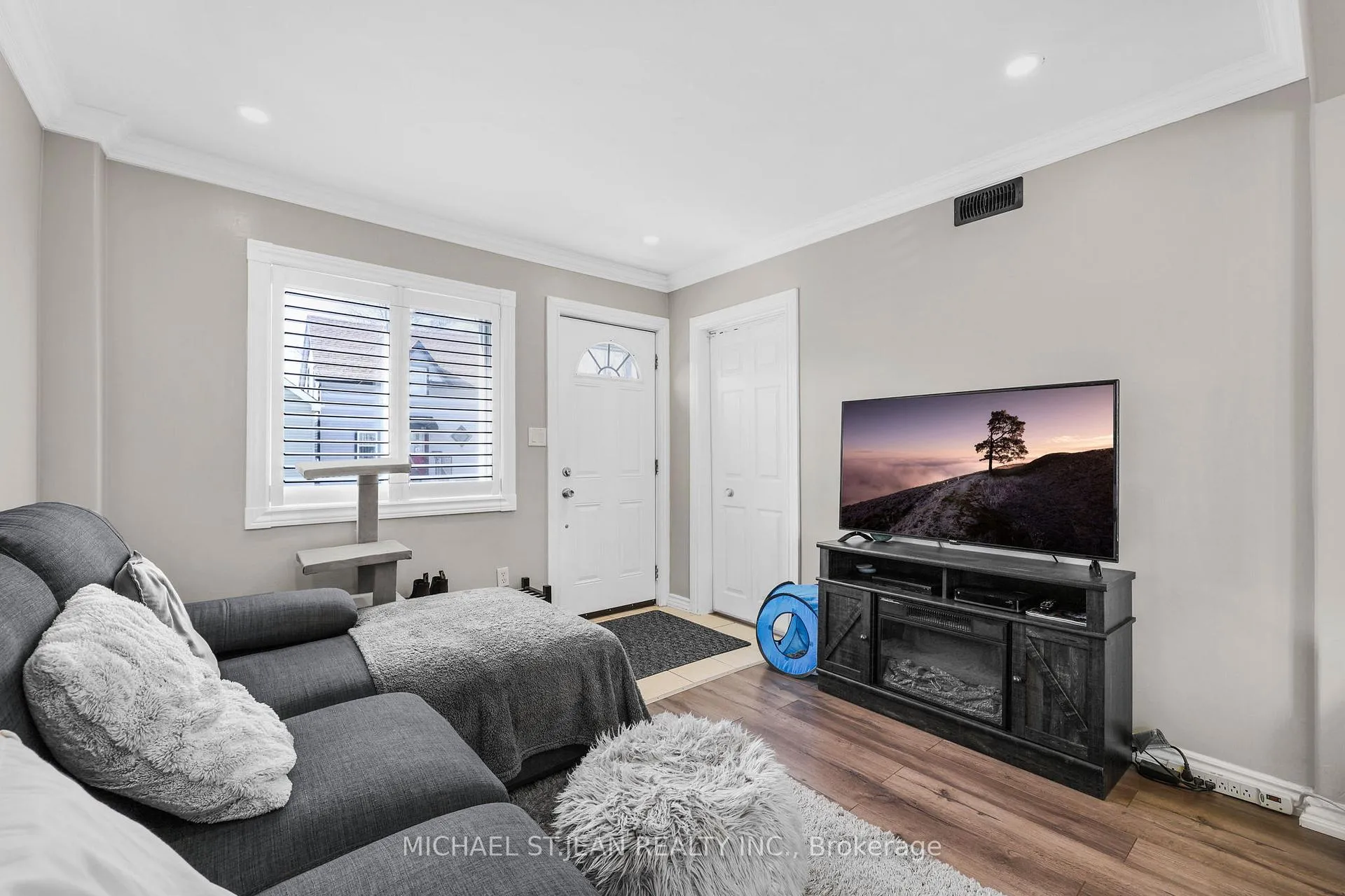 Photo 5 of 410 Cope Street, Hamilton, Homeside — HOMEH