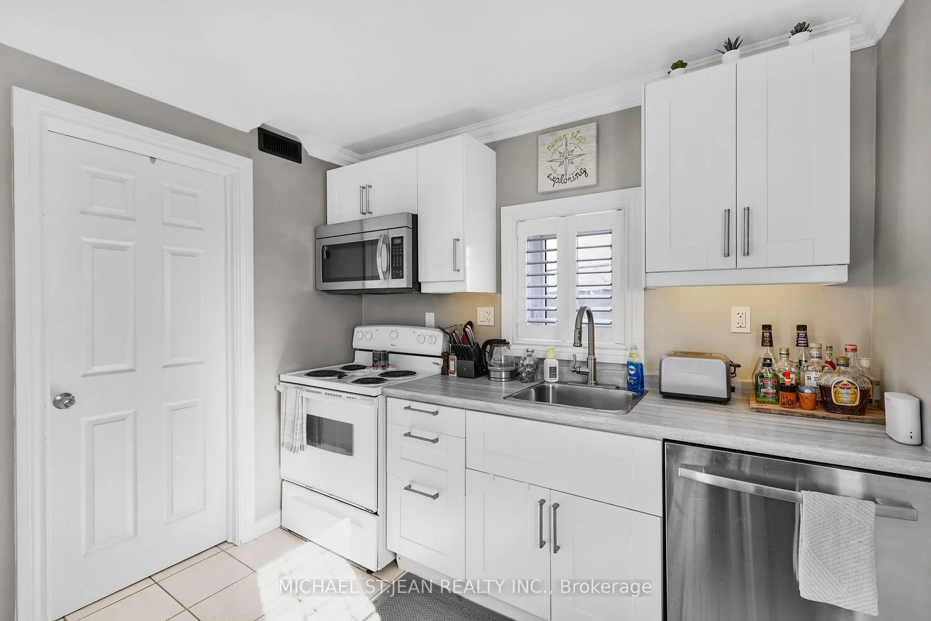 Photo 8 of 410 Cope Street, Hamilton, Homeside — HOMEH