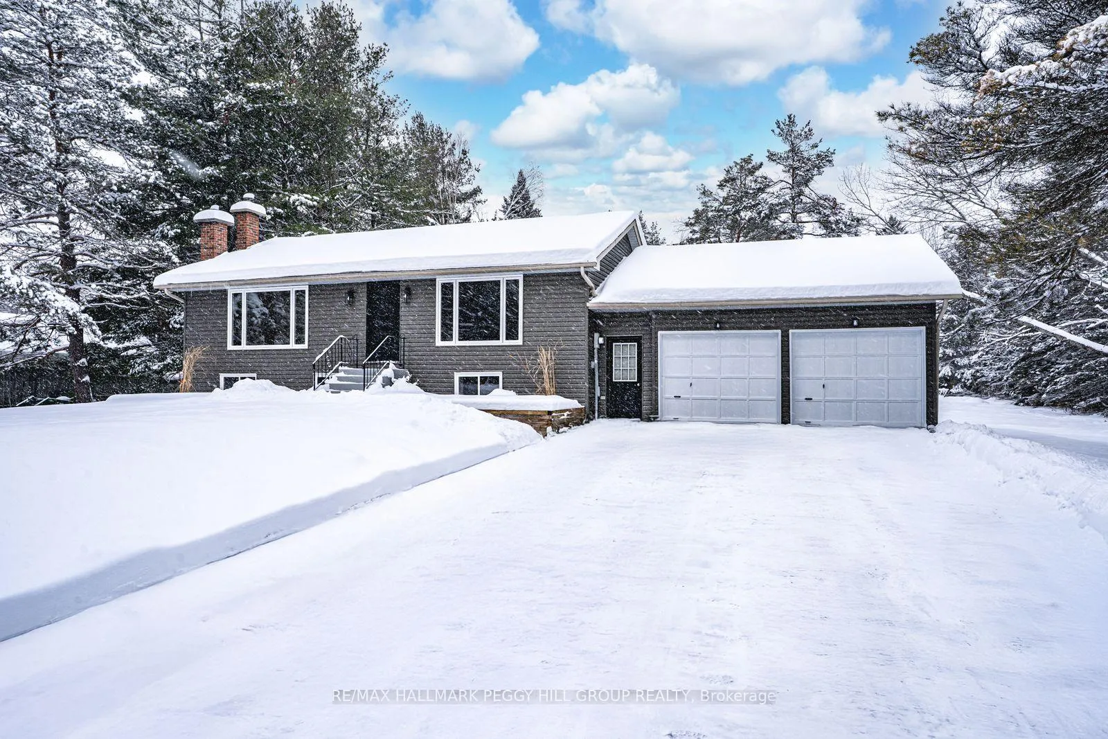 Photo 2 of 16 Hillview Crescent, Springwater, Rural Springwater — HOMEH