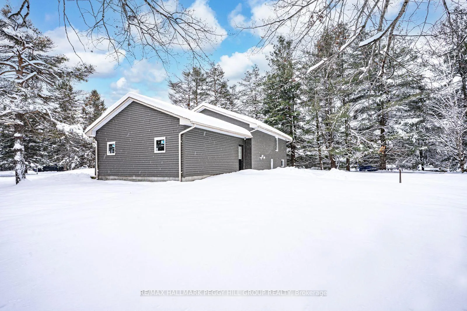 Photo 12 of 16 Hillview Crescent, Springwater, Rural Springwater — HOMEH