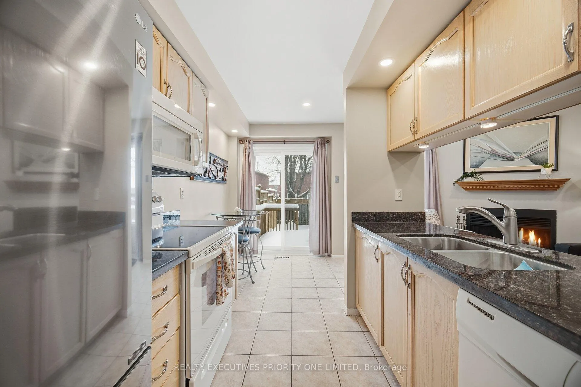 Photo 8 of 28 Smith Court, Caledon, Bolton East — HOMEH