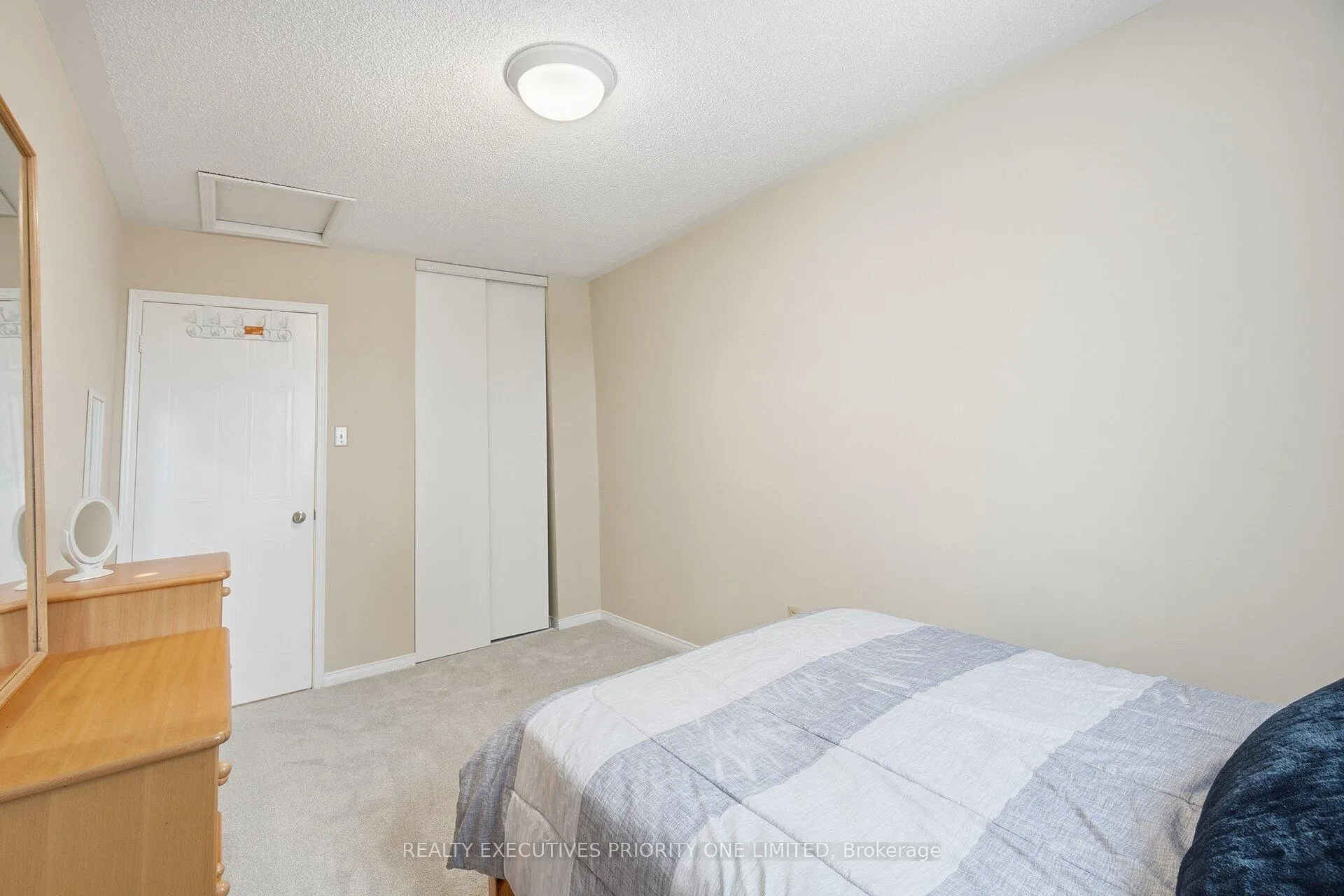 Photo 16 of 28 Smith Court, Caledon, Bolton East — HOMEH
