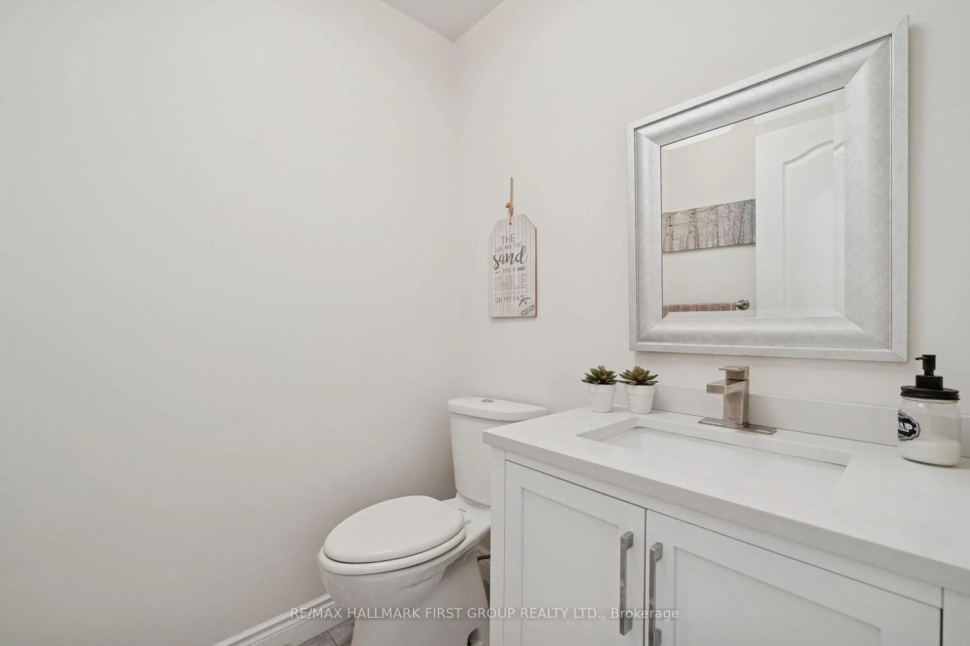 Photo 13 of 724 Barnes Crescent, Oshawa, Northglen — HOMEH