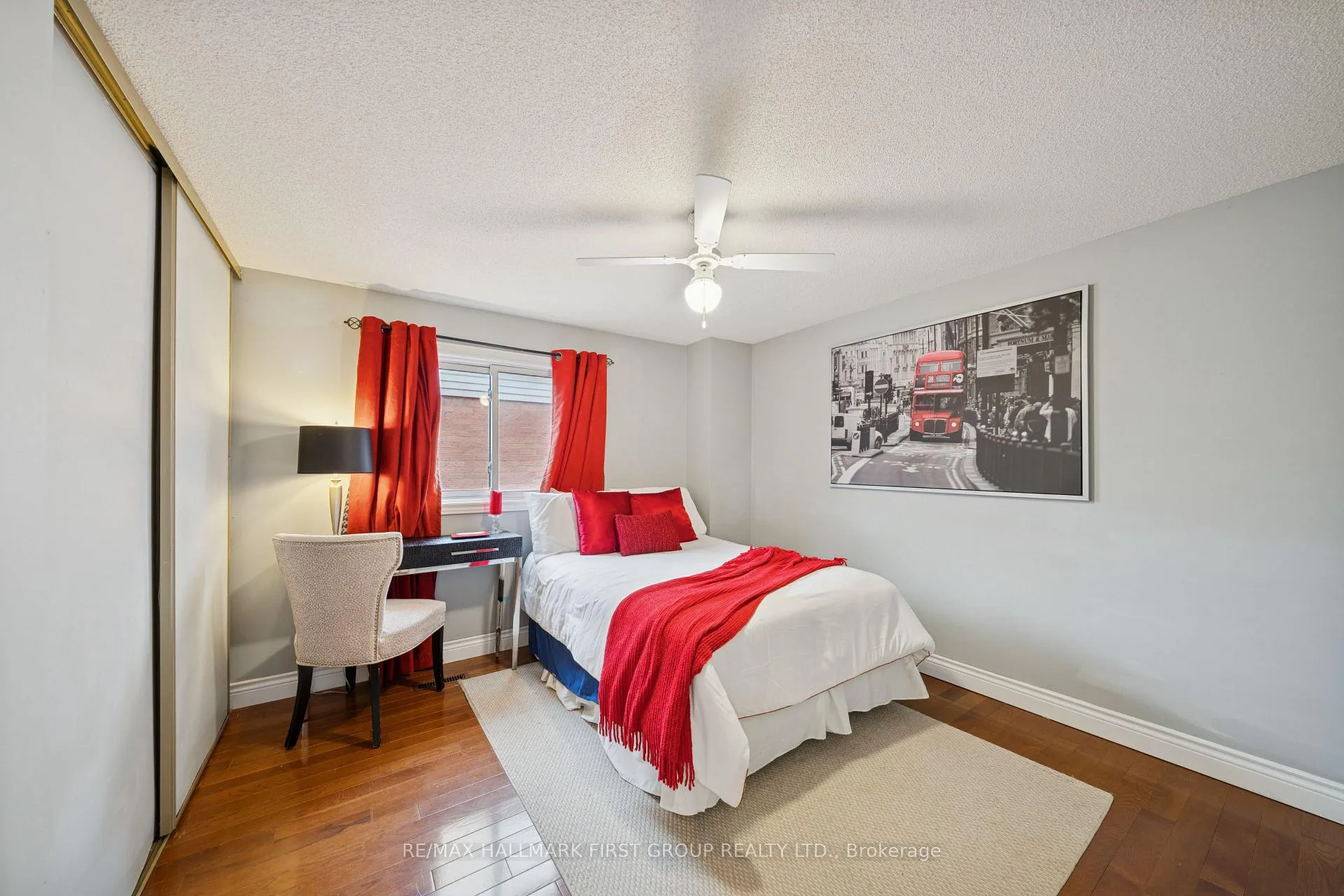 Photo 19 of 724 Barnes Crescent, Oshawa, Northglen — HOMEH