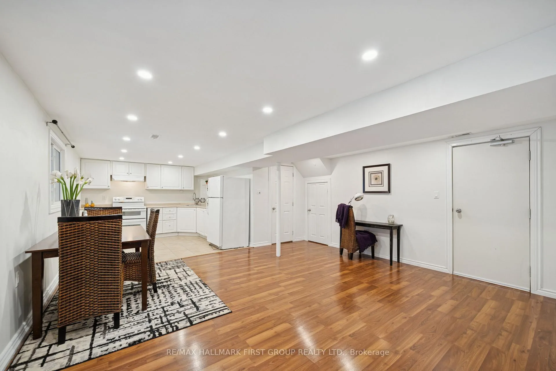 Photo 22 of 724 Barnes Crescent, Oshawa, Northglen — HOMEH