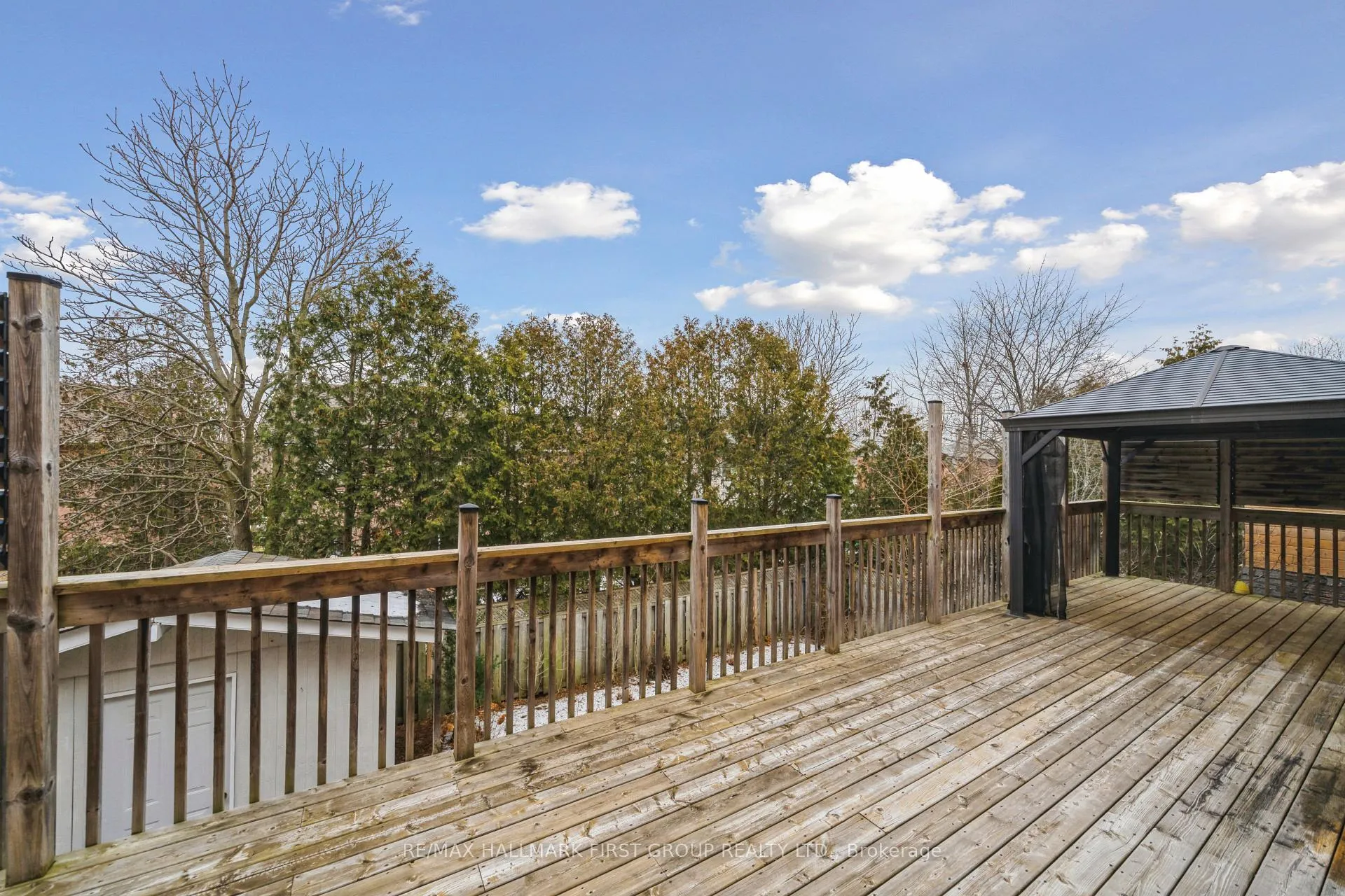 Photo 28 of 724 Barnes Crescent, Oshawa, Northglen — HOMEH