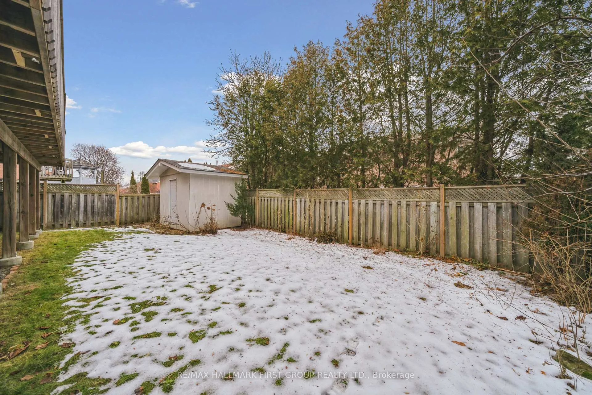 Photo 31 of 724 Barnes Crescent, Oshawa, Northglen — HOMEH