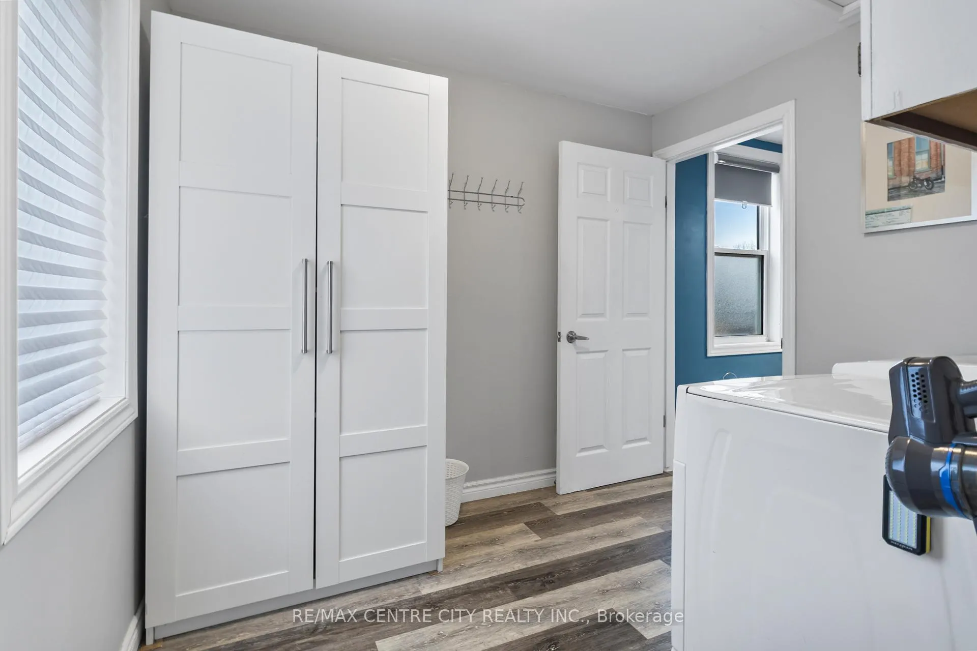 Photo 15 of 68 Edward Street, St. Thomas — HOMEH
