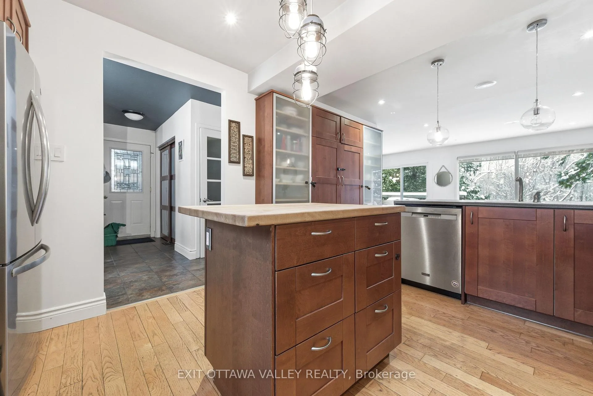 Photo 7 of 235 Thomas Street, Deep River — HOMEH