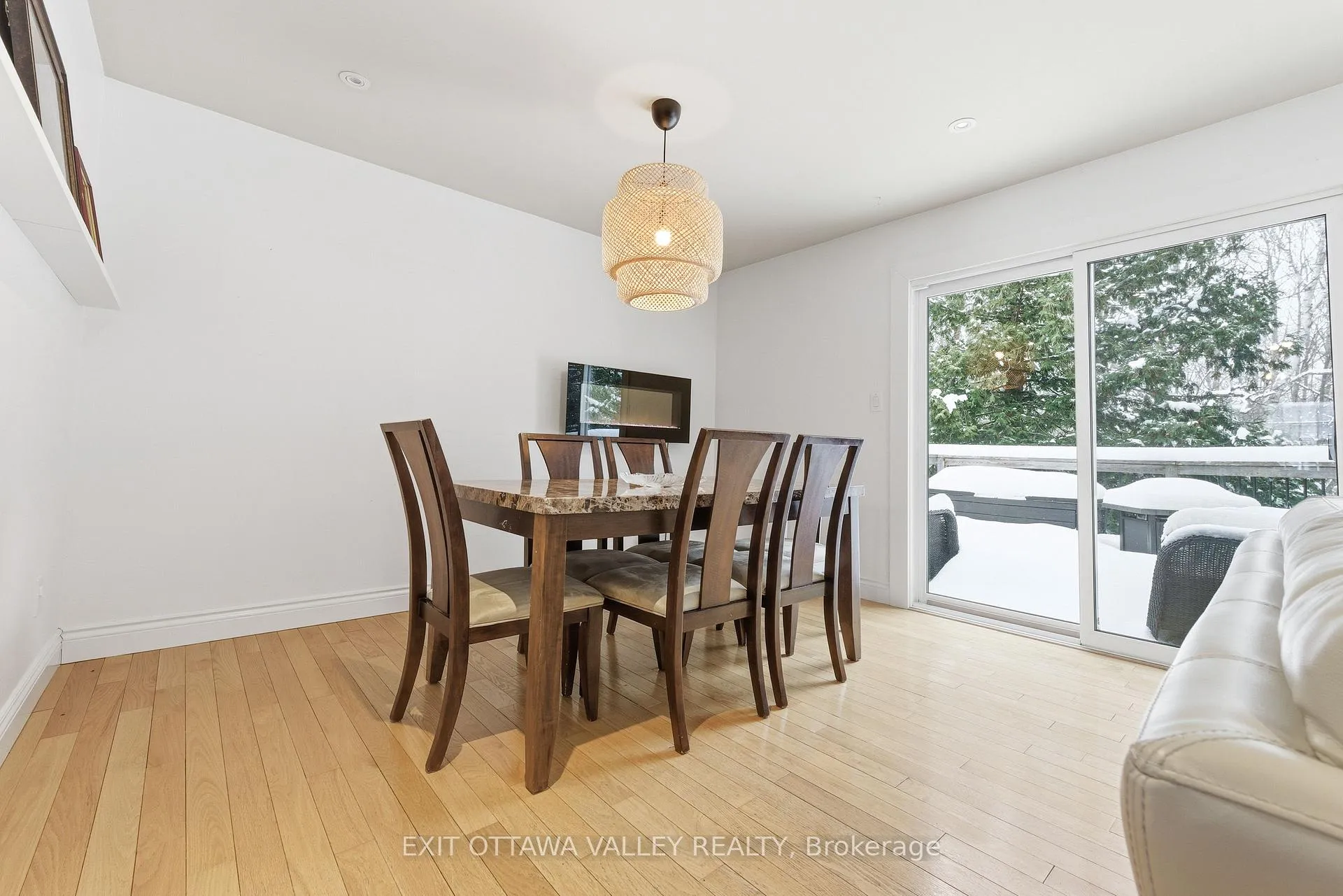 Photo 17 of 235 Thomas Street, Deep River — HOMEH