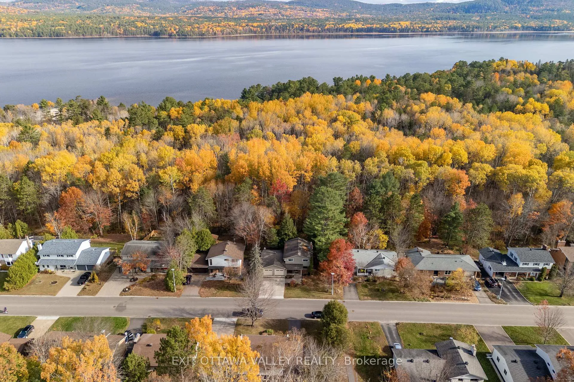 Photo 49 of 235 Thomas Street, Deep River — HOMEH