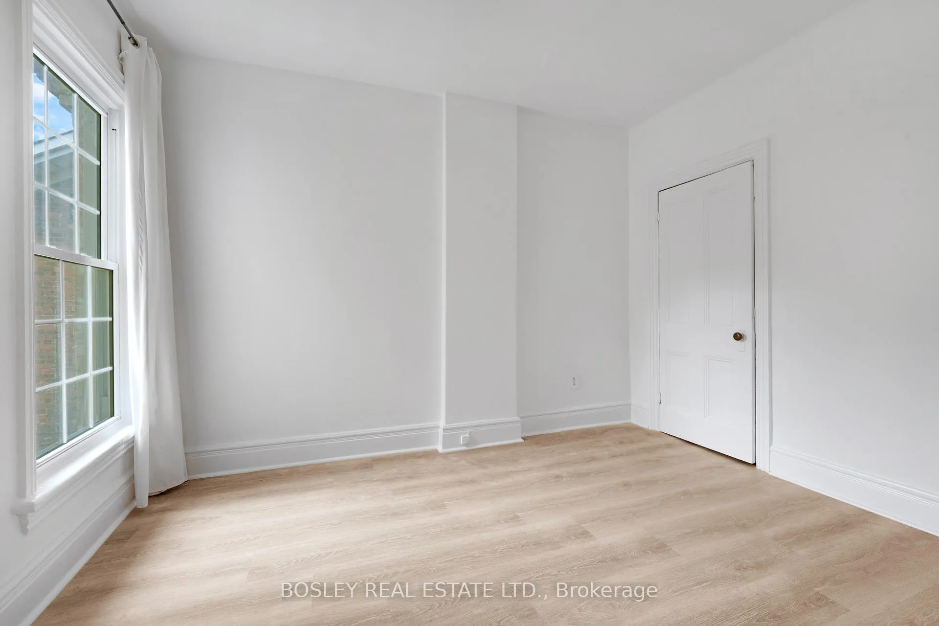 Photo 14 of 175 MacNab Street N, Hamilton, Central — HOMEH