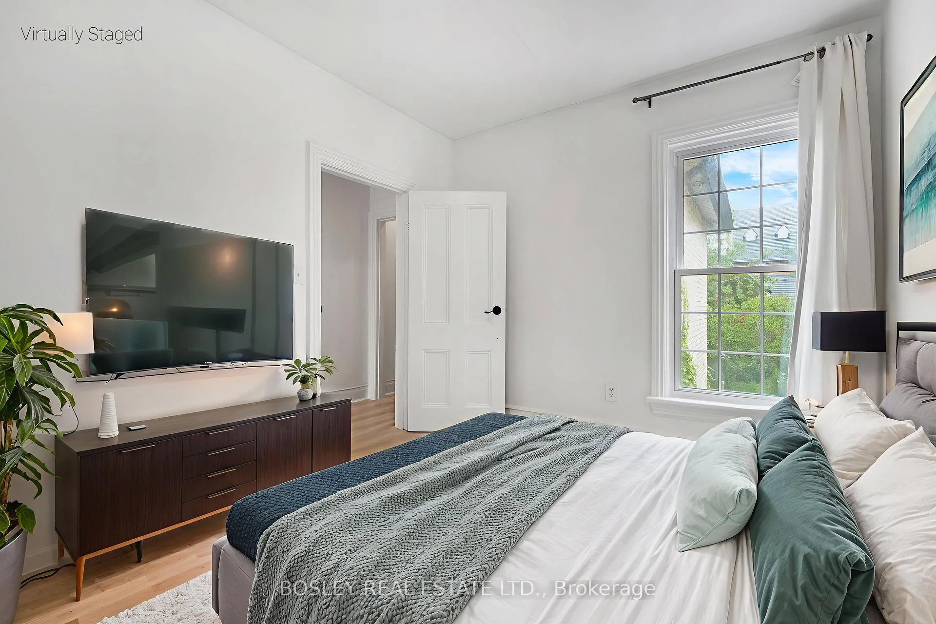 Photo 15 of 175 MacNab Street N, Hamilton, Central — HOMEH