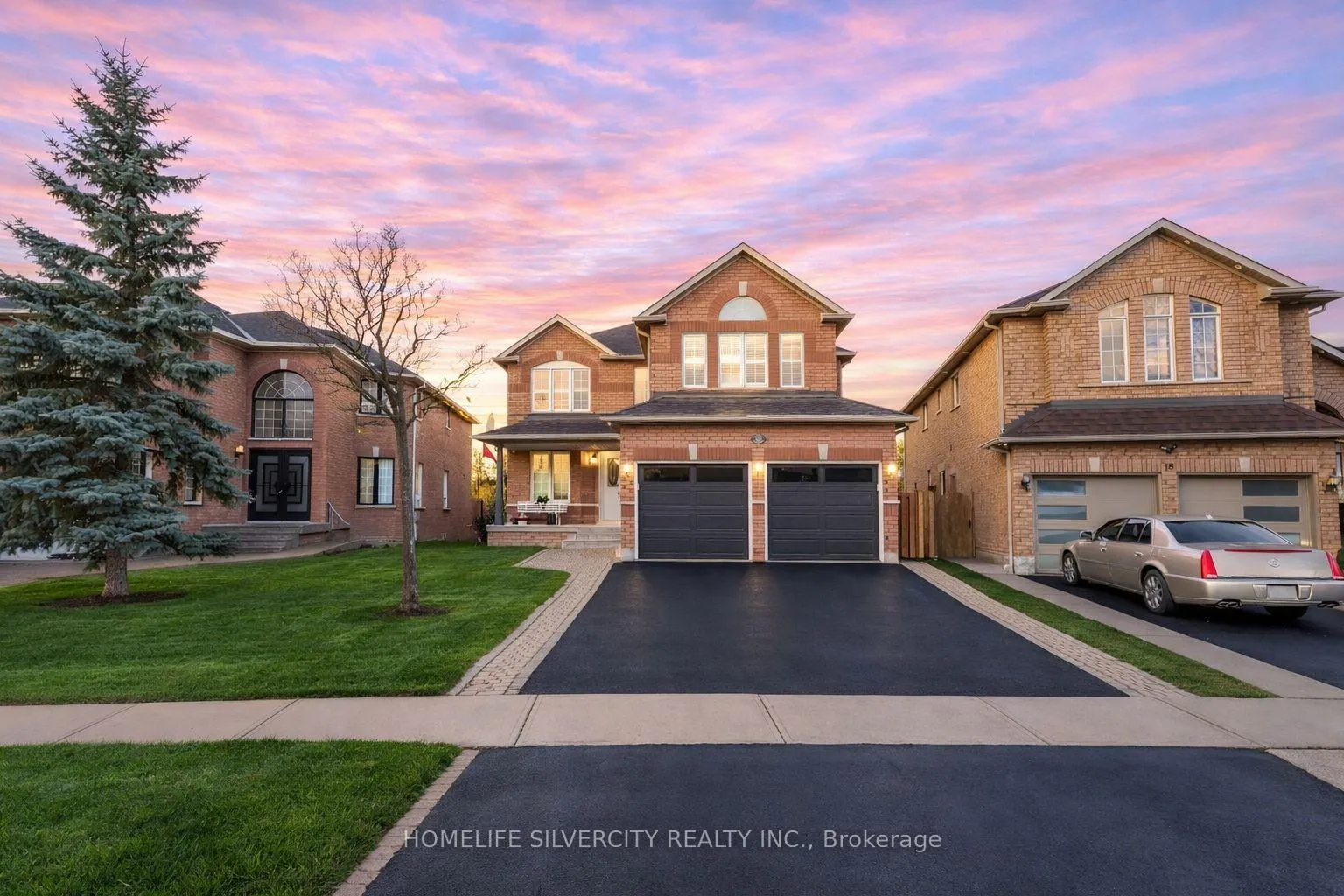 Photo 2 of 16 Coralreef Crescent, Brampton, Sandringham-Wellington — HOMEH